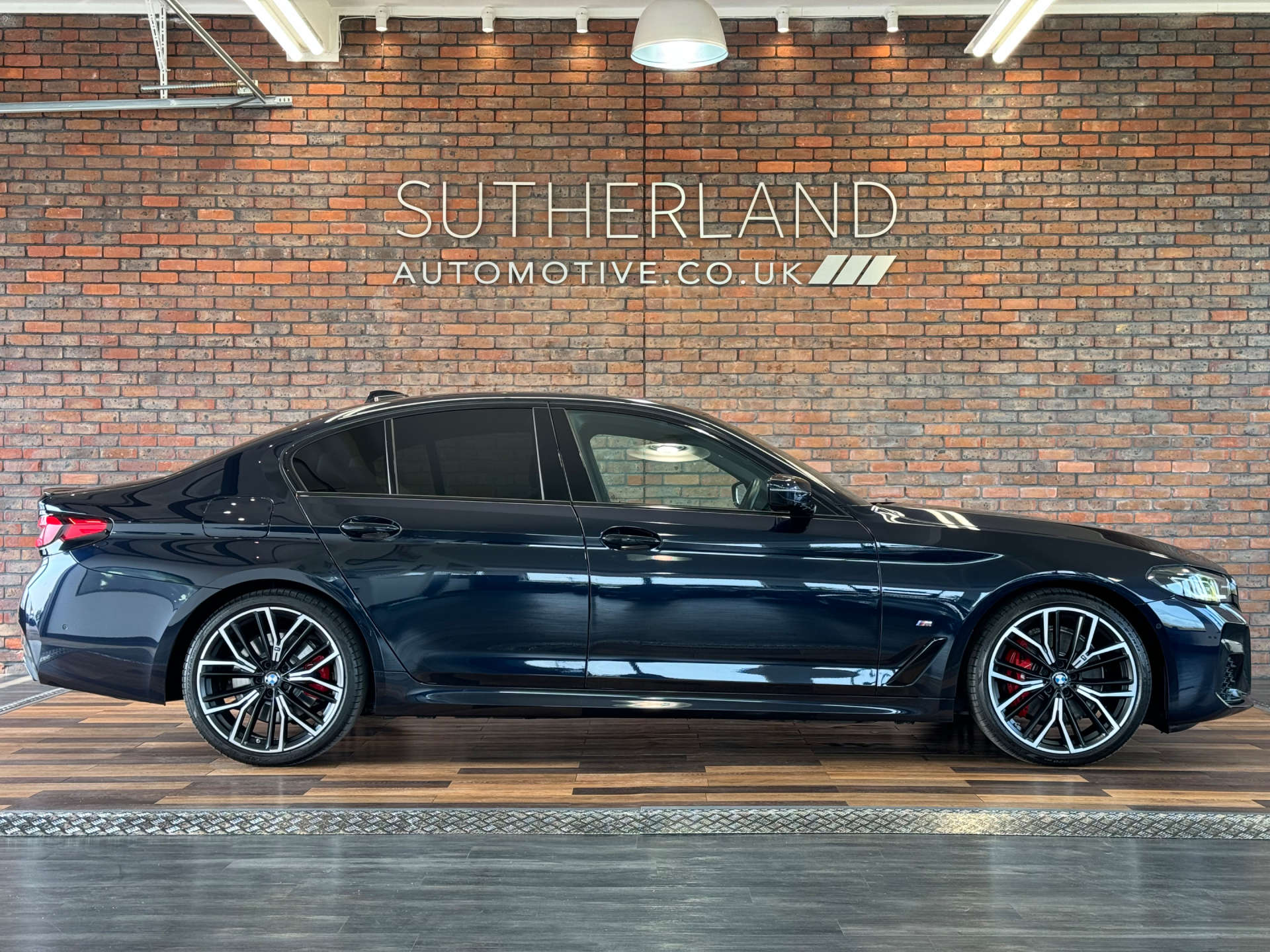 BMW 5 SERIES 2.0 520d xDrive M Sport MHEV Auto 4WD 4dr #2