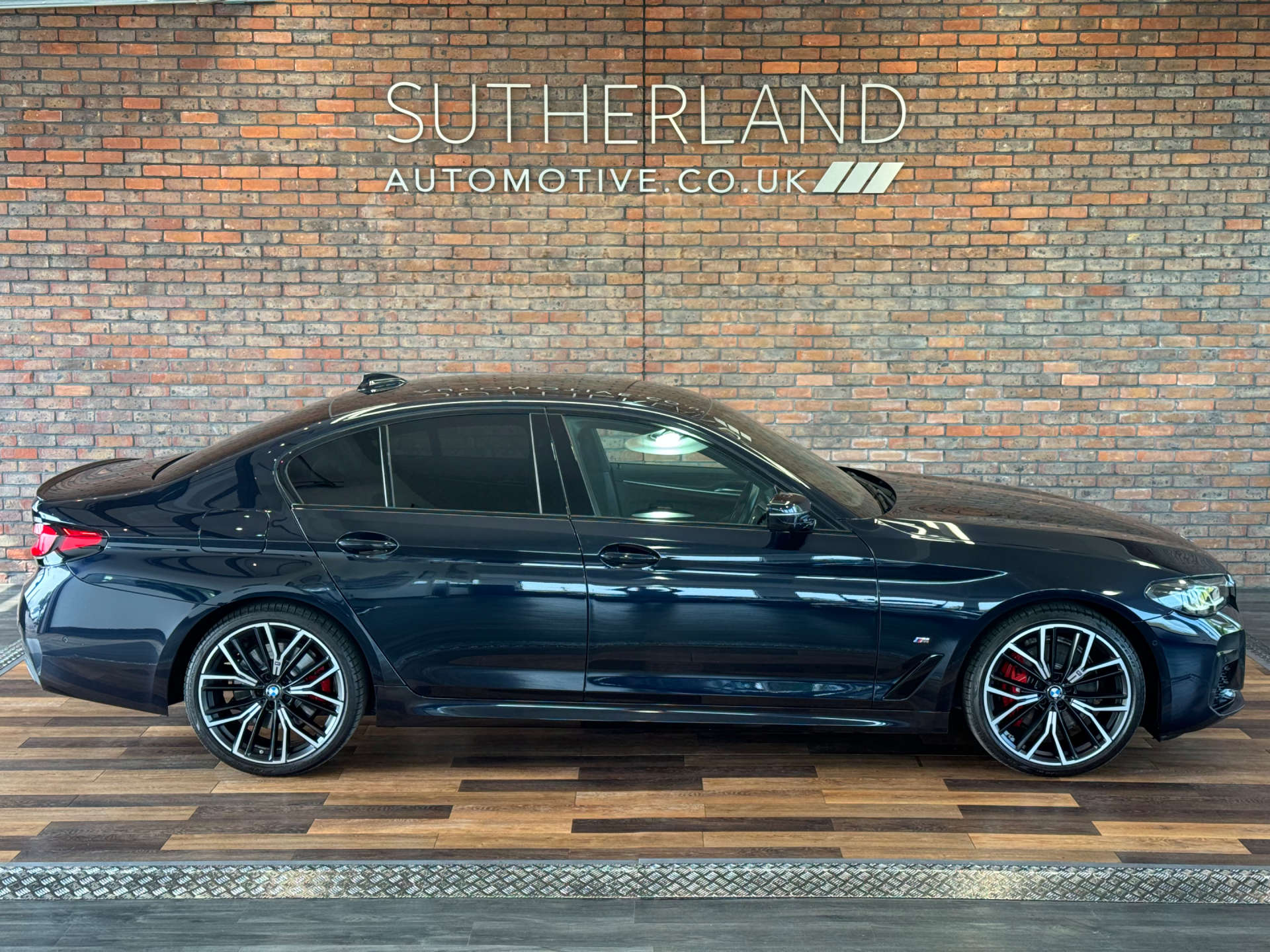 BMW 5 SERIES 2.0 520d xDrive M Sport MHEV Auto 4WD 4dr #3