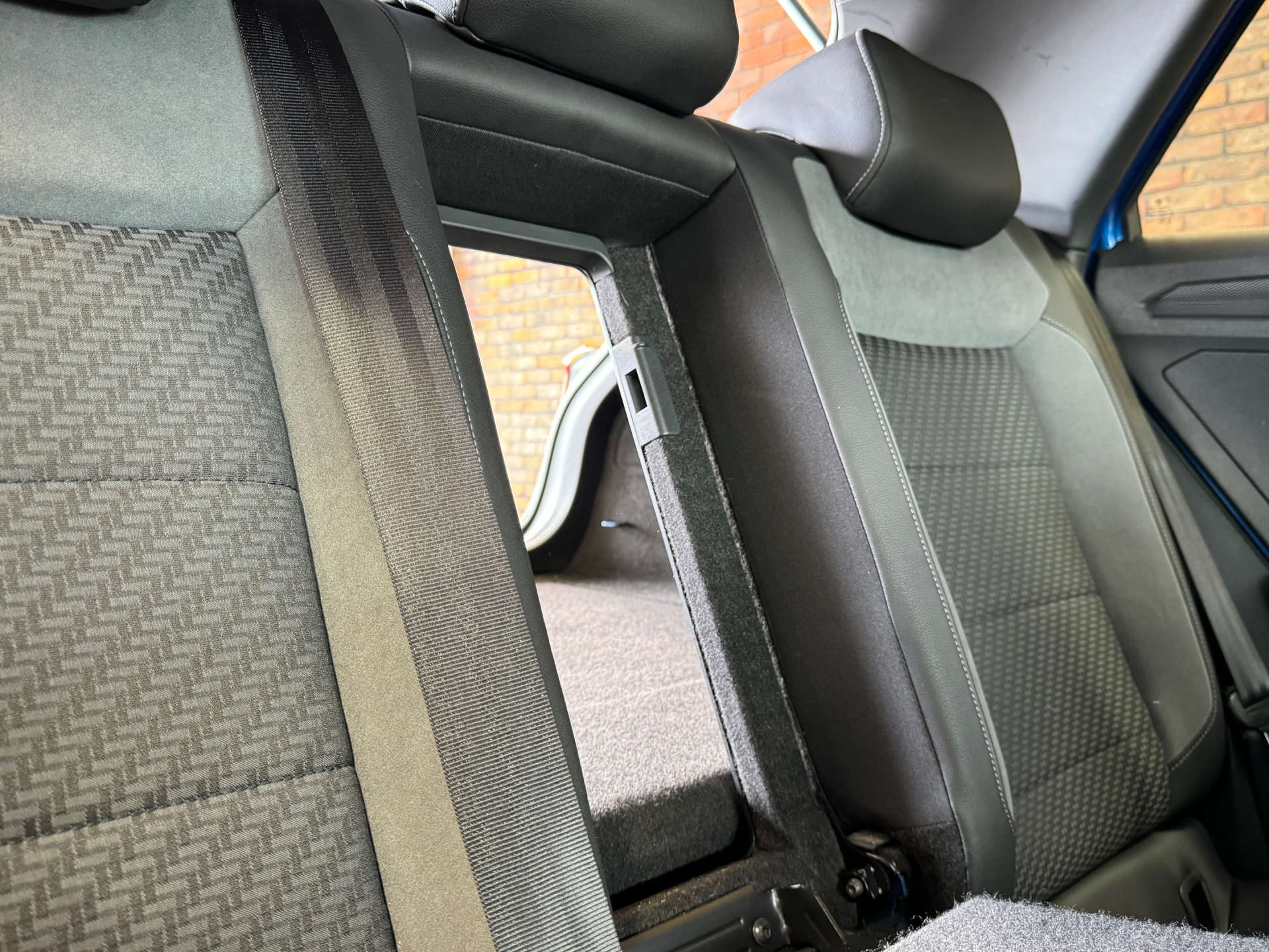 VOLKSWAGEN T-ROC 1.5 T-Roc R-Line TSi Evo 5dr #32