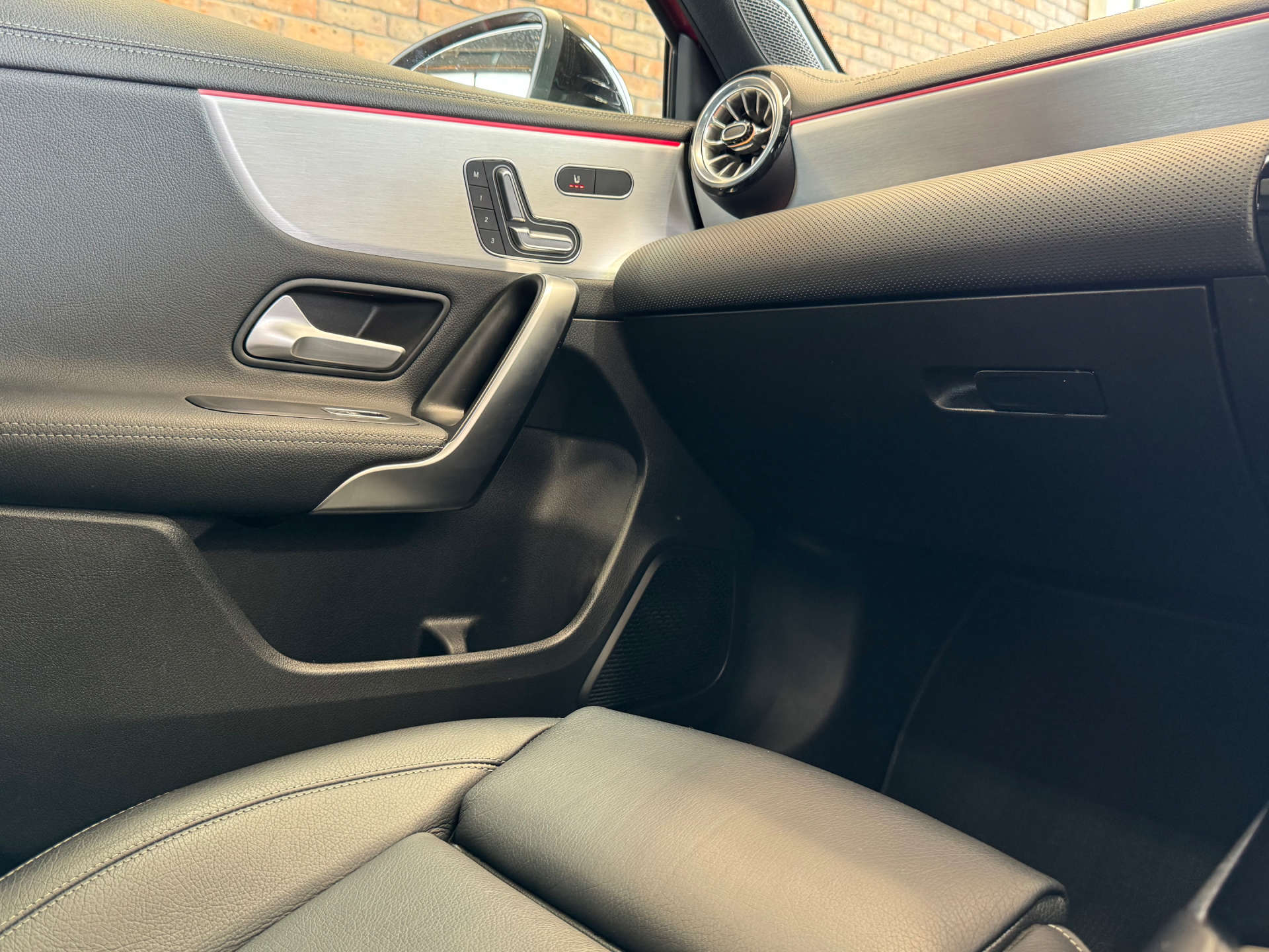 MERCEDES-BENZ A-CLASS 2.0 AMG A 35 Premium+ 4Matic Edition Auto 4WD 5dr #50