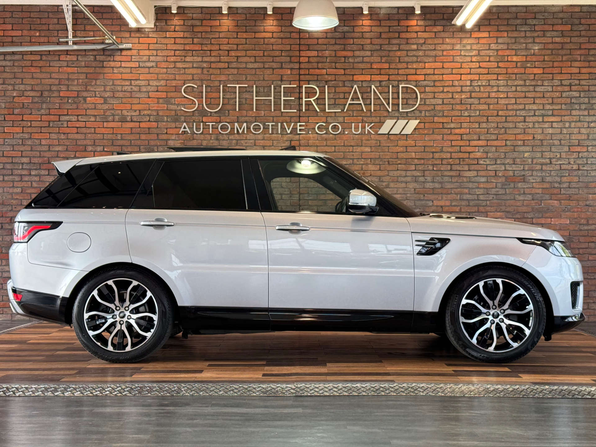 LAND ROVER RANGE ROVER SPORT 3.0 Range Rover Sport HSE Silver D MHEV Auto 4WD 5dr #2