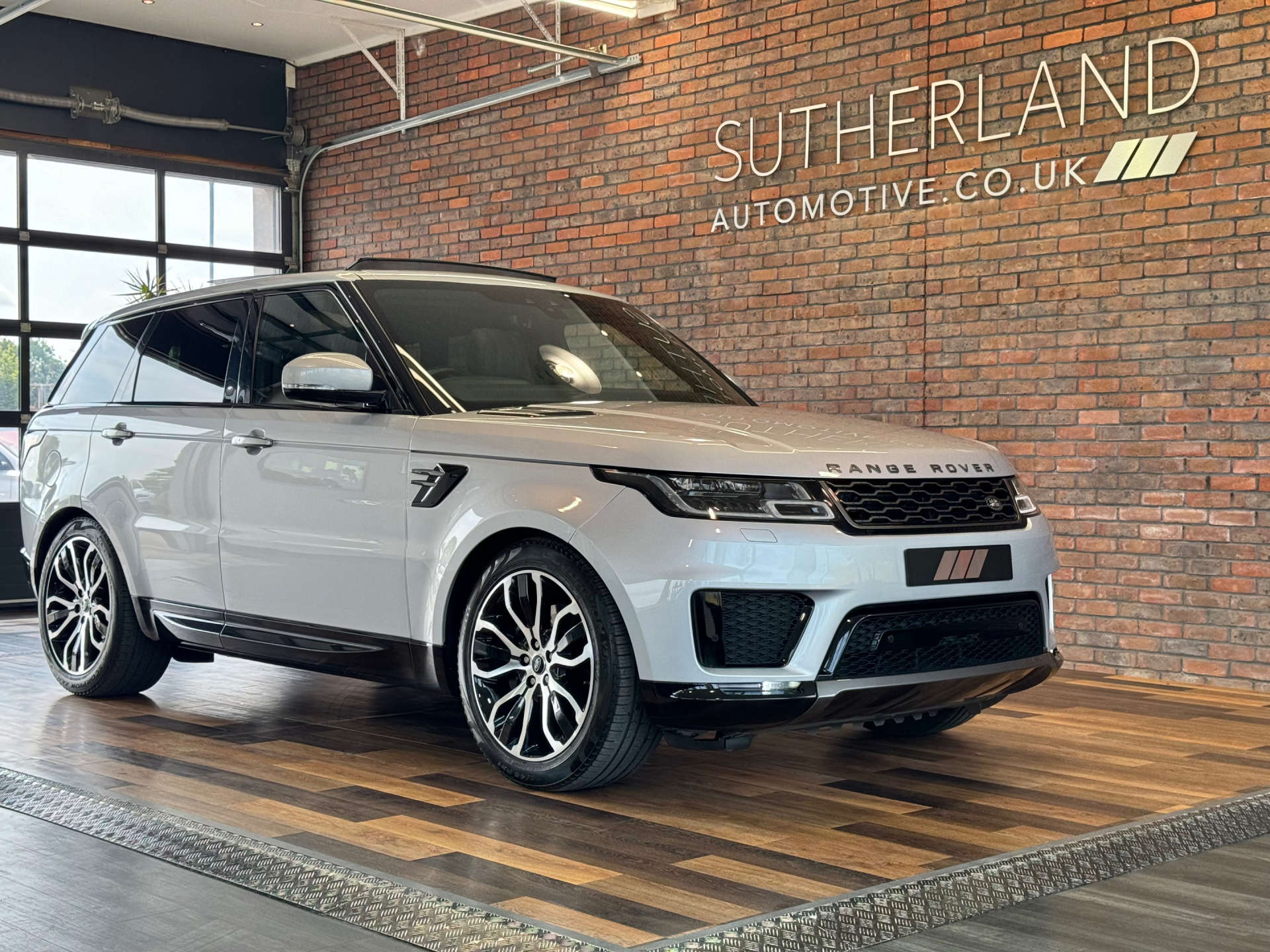 LAND ROVER RANGE ROVER SPORT 3.0 Range Rover Sport HSE Silver D MHEV Auto 4WD 5dr #4