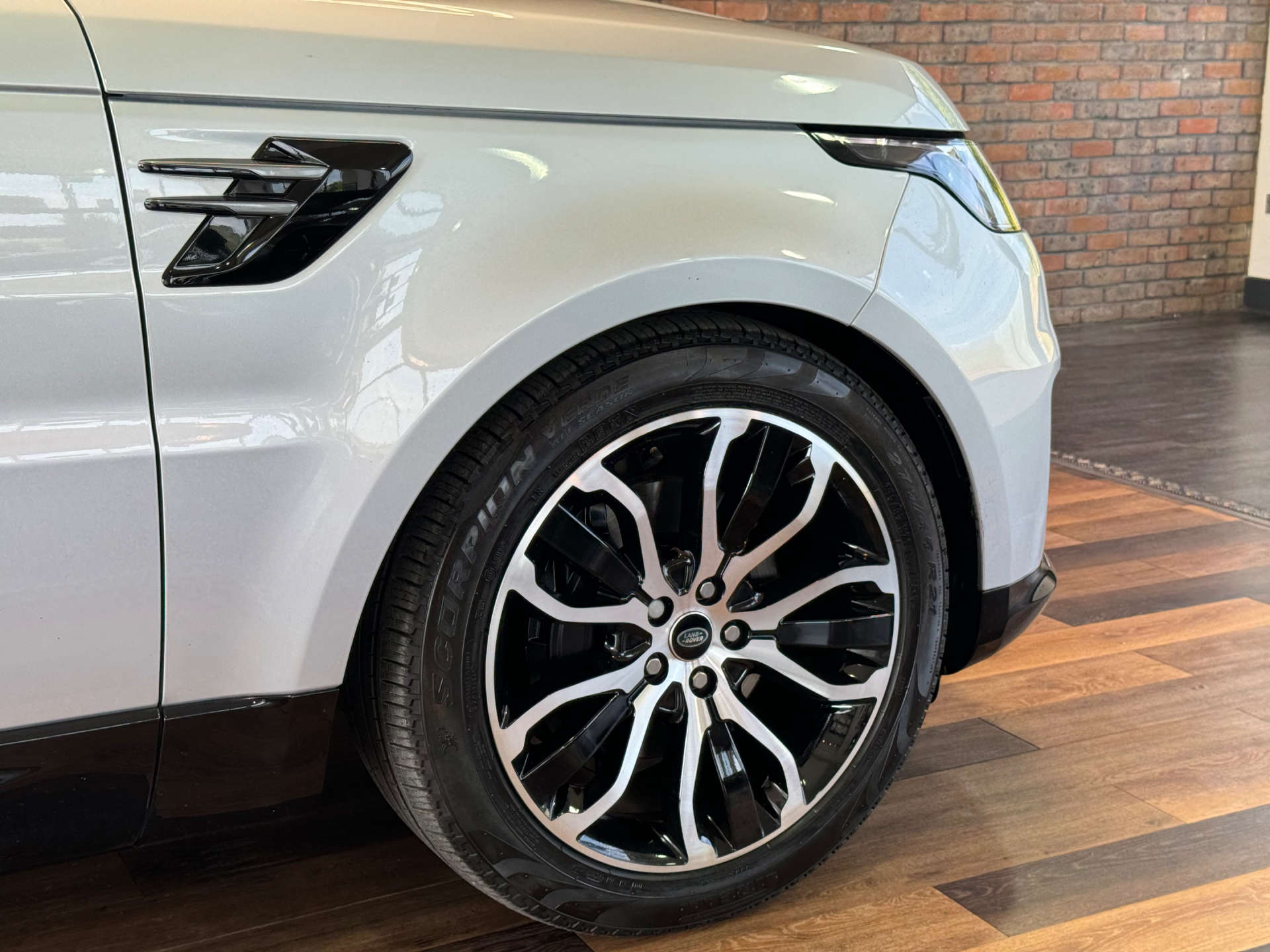 LAND ROVER RANGE ROVER SPORT 3.0 Range Rover Sport HSE Silver D MHEV Auto 4WD 5dr #13