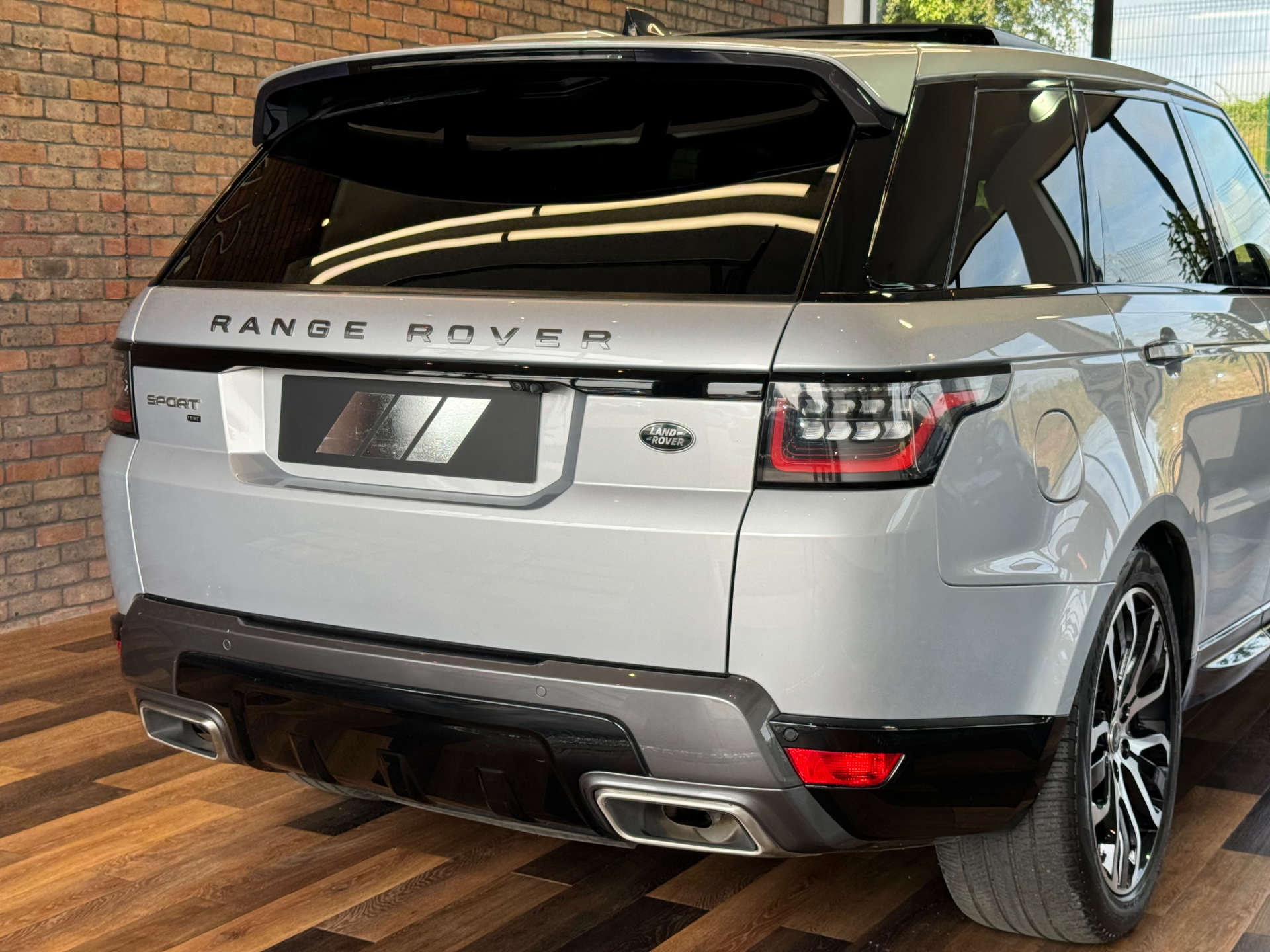 LAND ROVER RANGE ROVER SPORT 3.0 Range Rover Sport HSE Silver D MHEV Auto 4WD 5dr #19