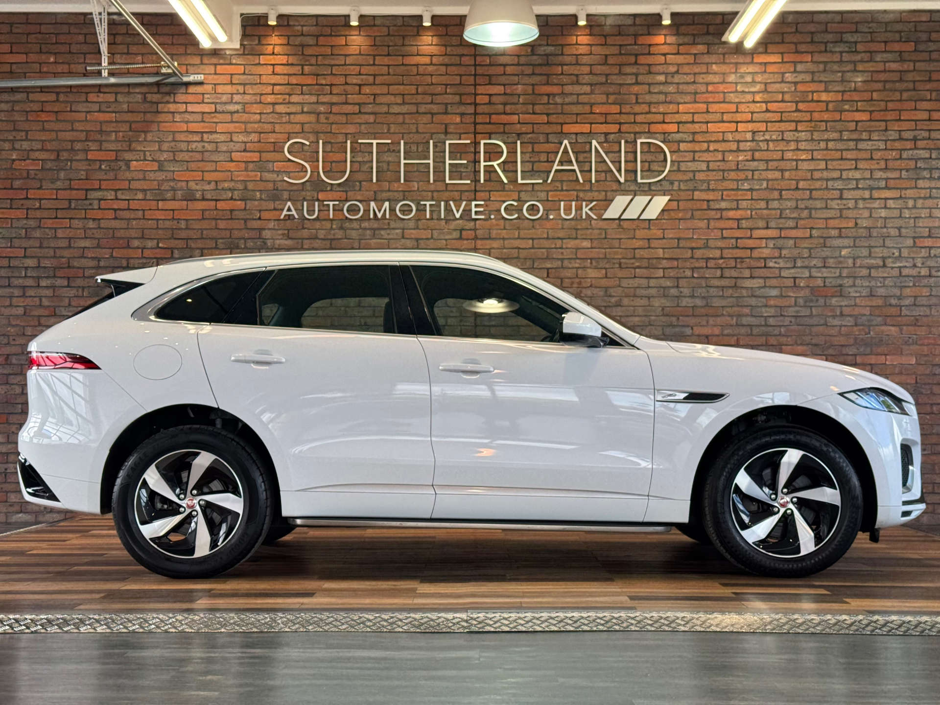 2023 Jaguar F-Pace thumbnail 3