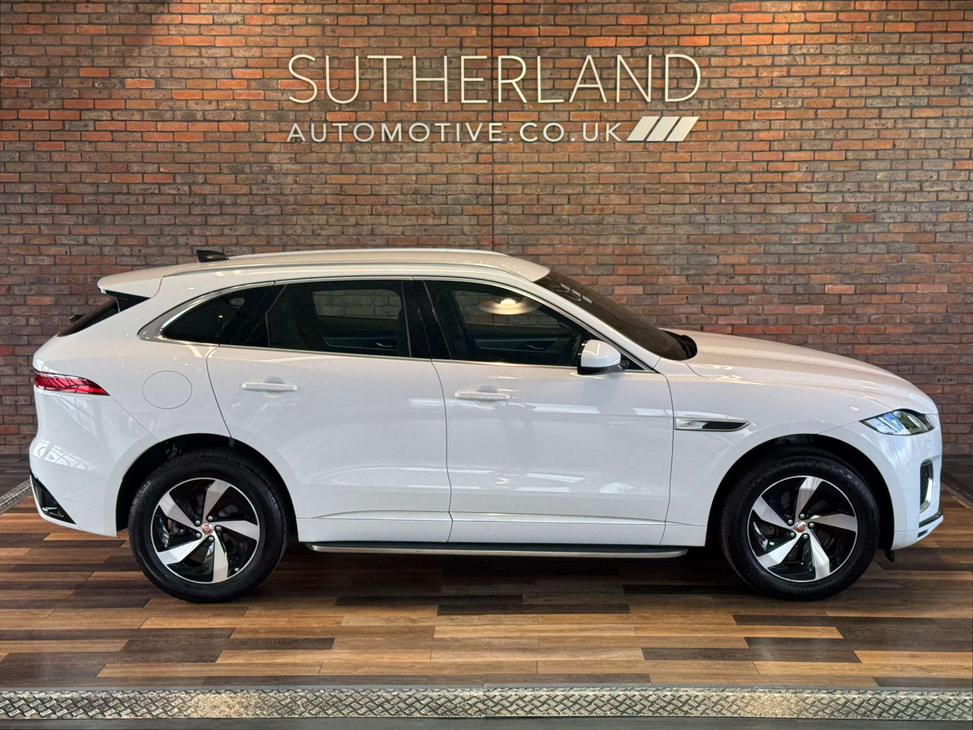2023 Jaguar F-Pace thumbnail 4