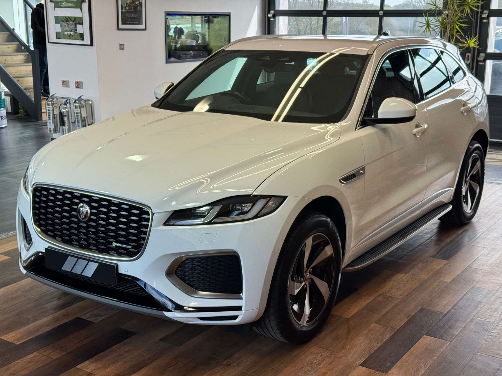 2023 Jaguar F-Pace thumbnail 8