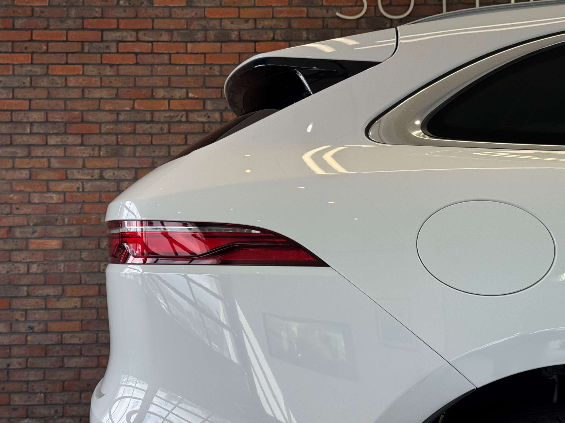 2023 Jaguar F-Pace thumbnail 15