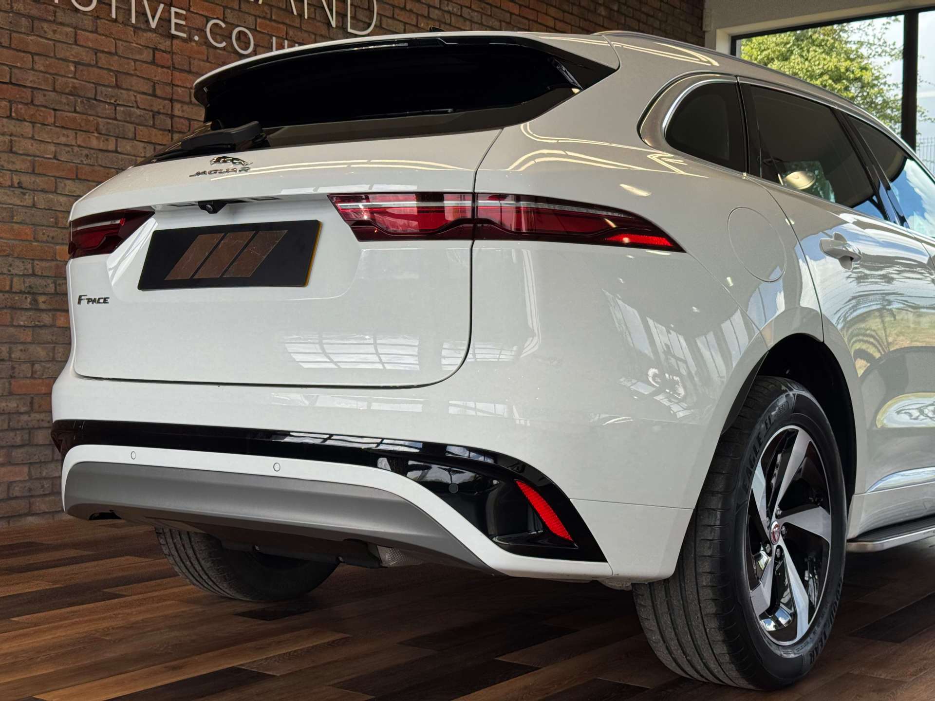 2023 Jaguar F-Pace thumbnail 16