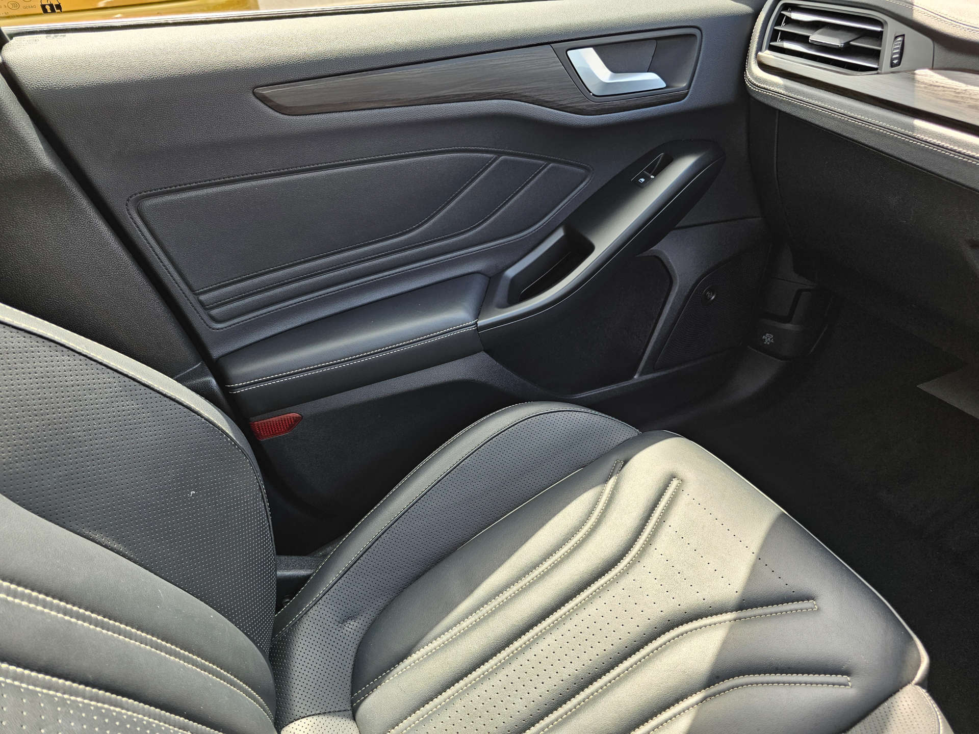 Ford Focus 1.5 Focus Vignale TDCi Auto 5dr #50