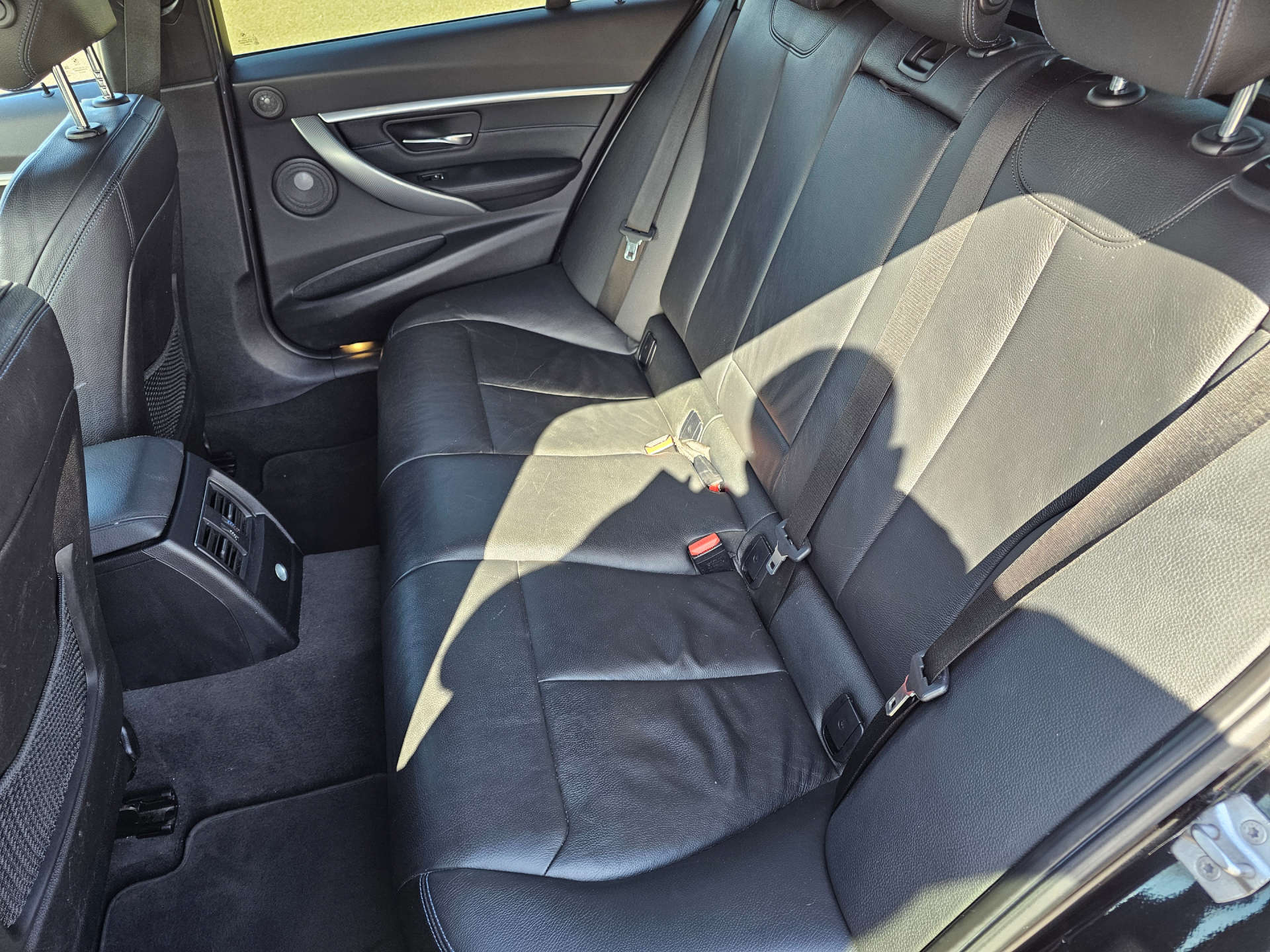 BMW 3 SERIES 2.0 320i M Sport Shadow Edition Auto 5dr #24