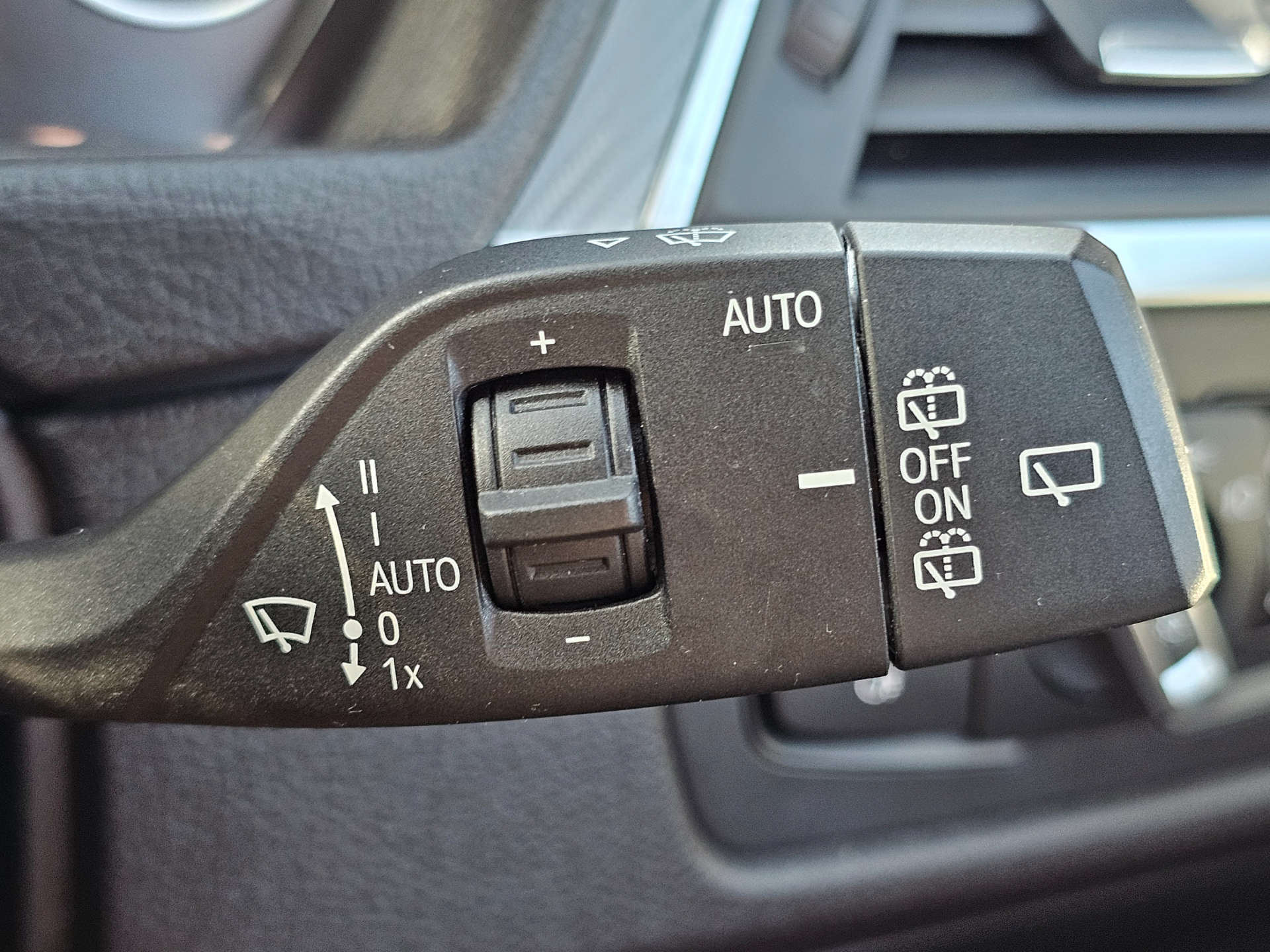 BMW 3 SERIES 2.0 320i M Sport Shadow Edition Auto 5dr #35