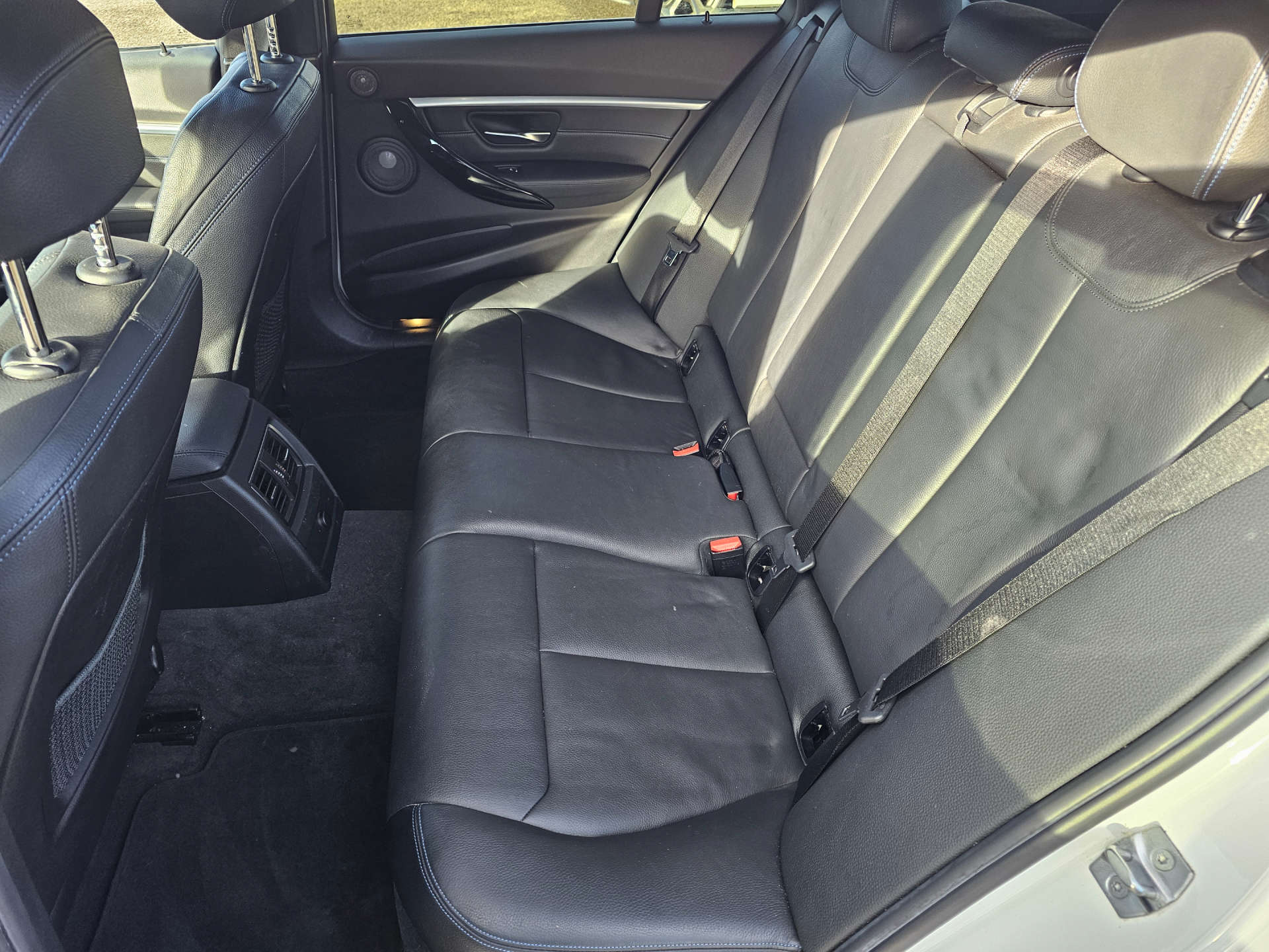 BMW 3 SERIES 2.0 320d xDrive M Sport Shadow Edition Auto 4WD 5dr #27