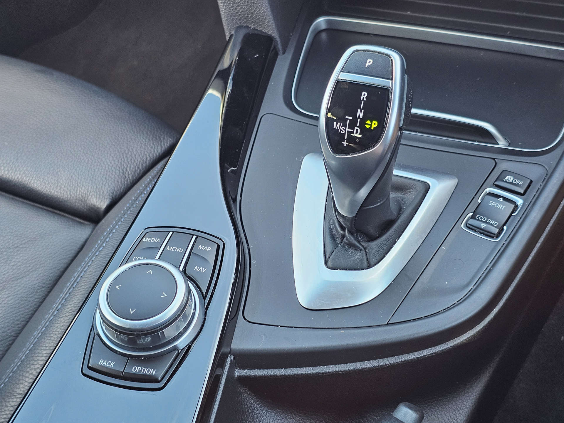 BMW 3 SERIES 2.0 320d xDrive M Sport Shadow Edition Auto 4WD 5dr #36