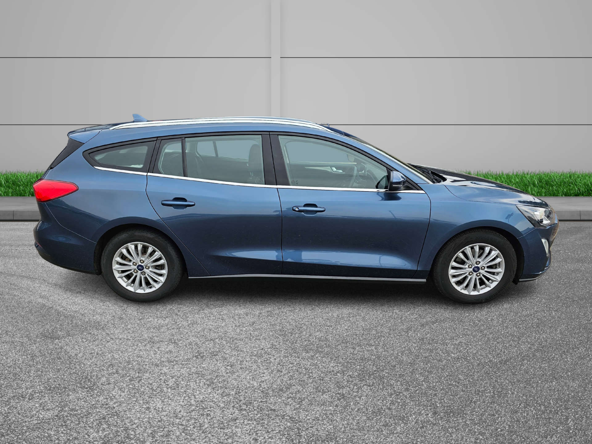 Ford Focus 1.5 Focus Titanium TDCI 5dr #4