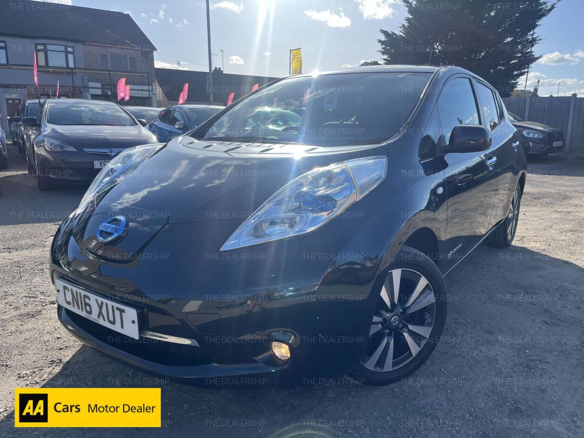 Nissan Leaf 30kWh Tekna Hatchback 5dr Electric Auto (109 bhp)