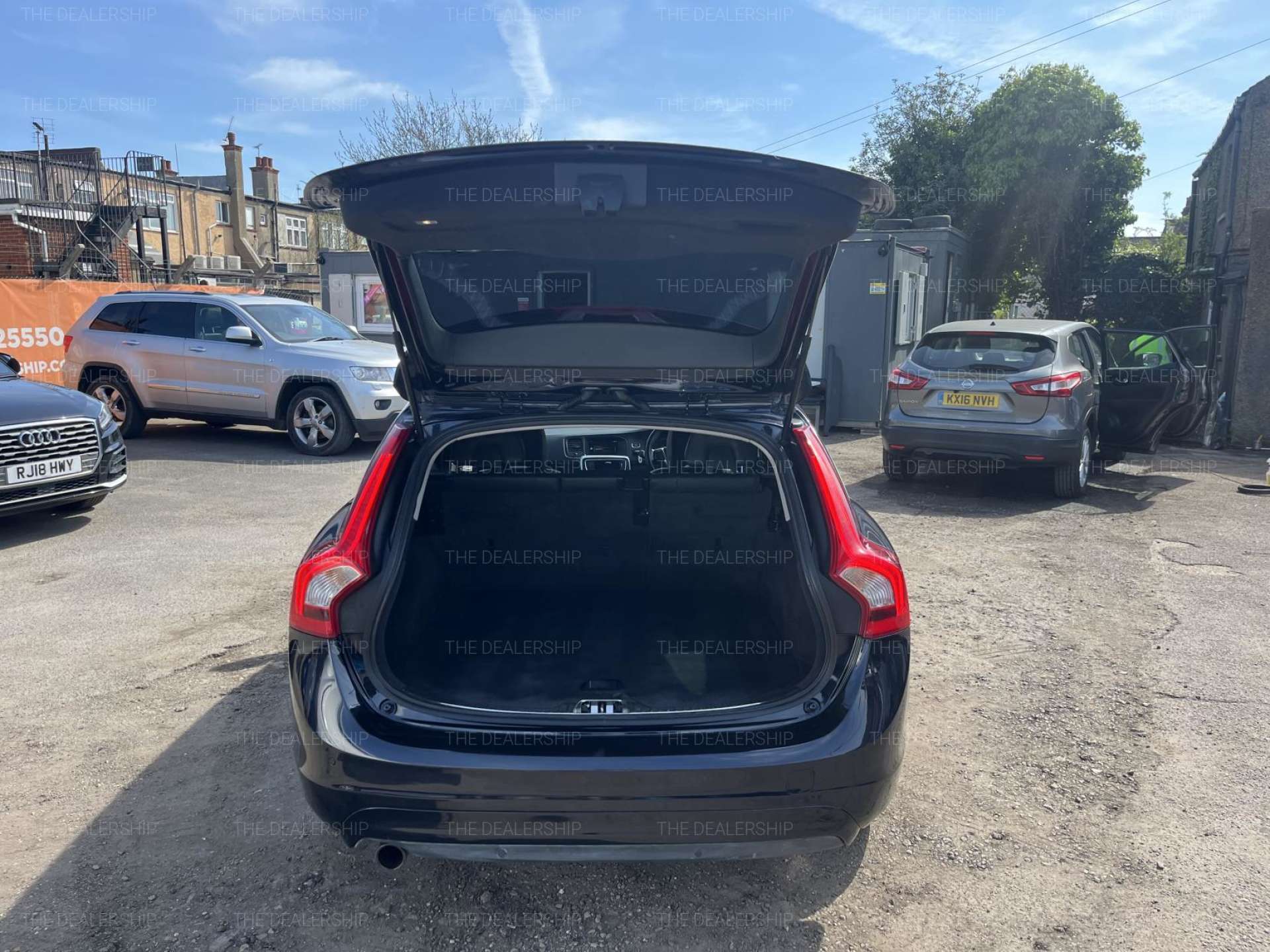 Volvo V60 2.0 D3 SE Lux Nav Estate 5dr Diesel Auto Euro 6 (s/s) (150 ps) #15