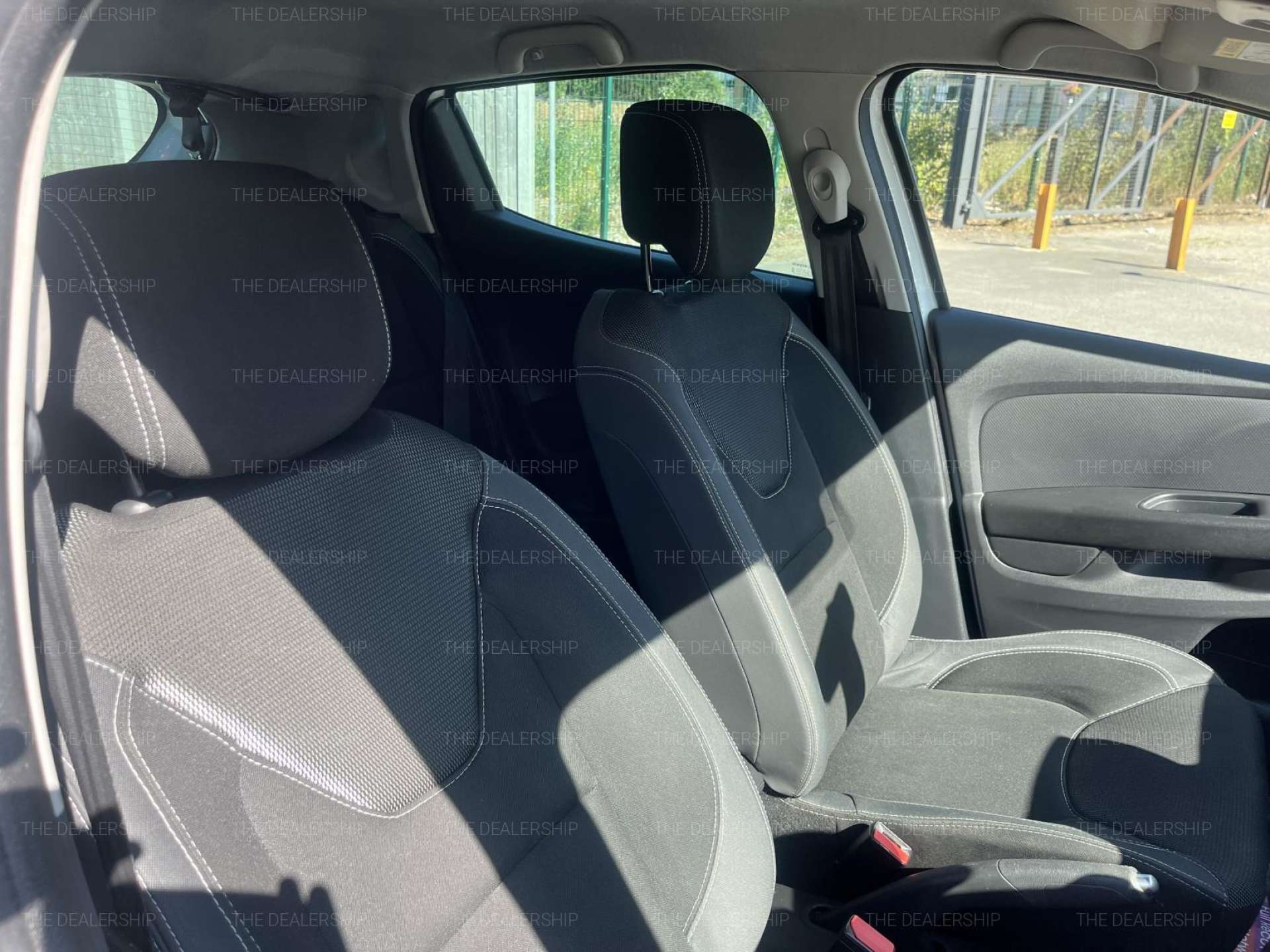 RENAULT CLIO 0.9 Clio Iconic TCe 5dr #23