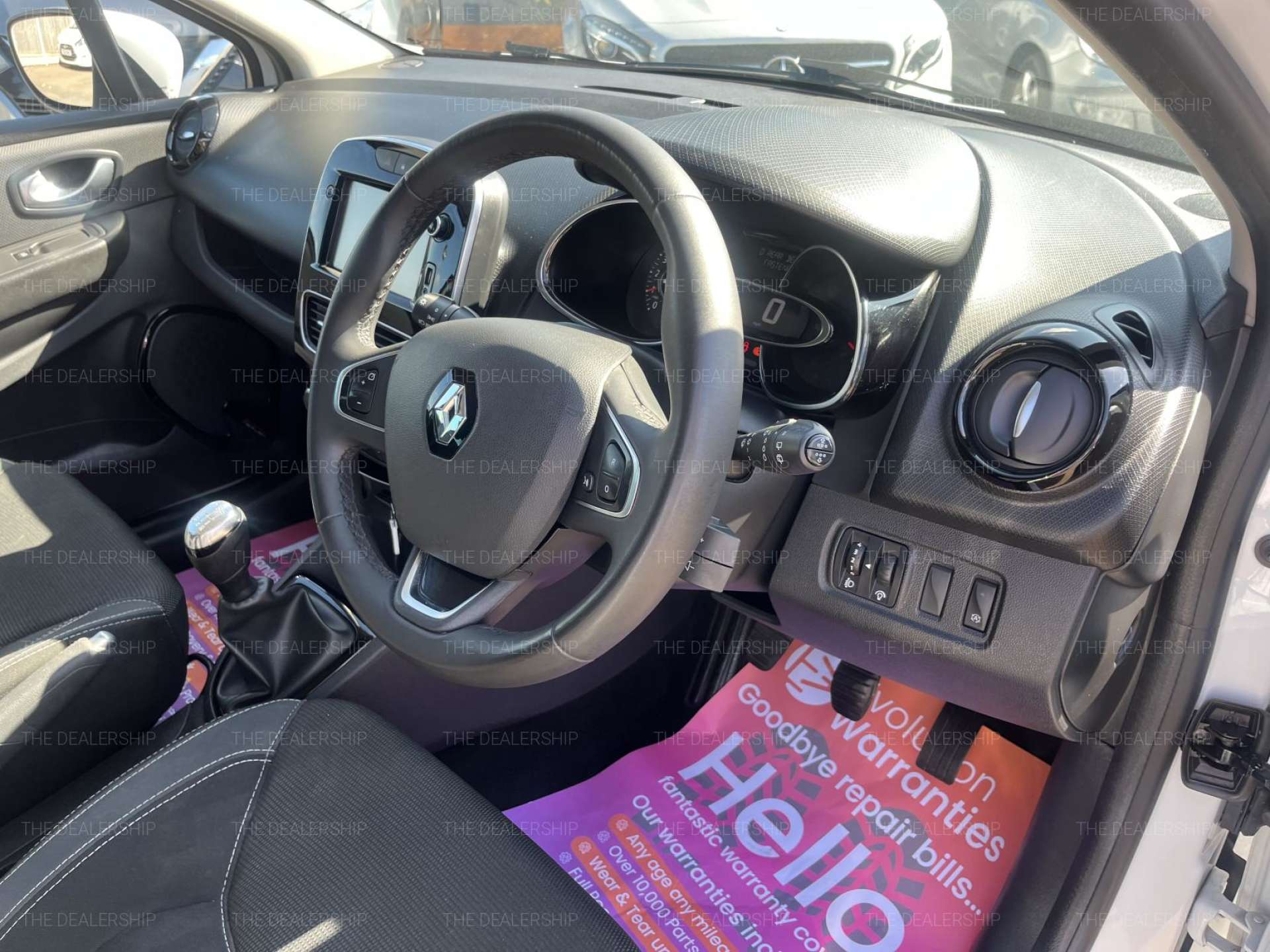 RENAULT CLIO 0.9 Clio Iconic TCe 5dr #25