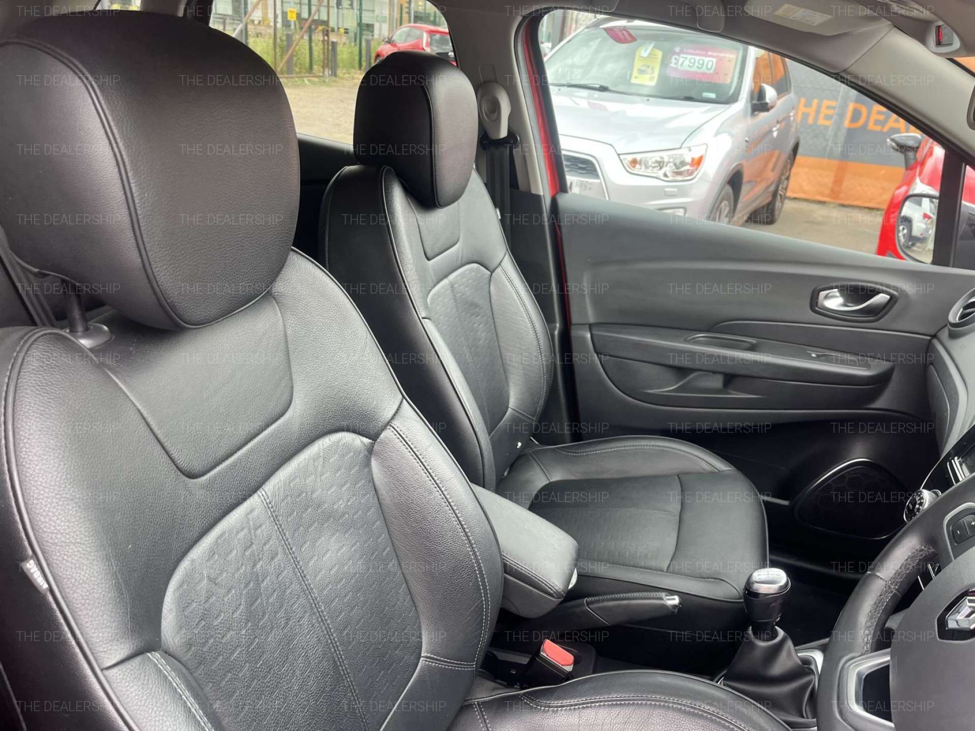 RENAULT Captur 0.9 TCe ENERGY Signature X Nav SUV 5dr Petrol Manual Euro 6 (s/s) (90 ps) #18