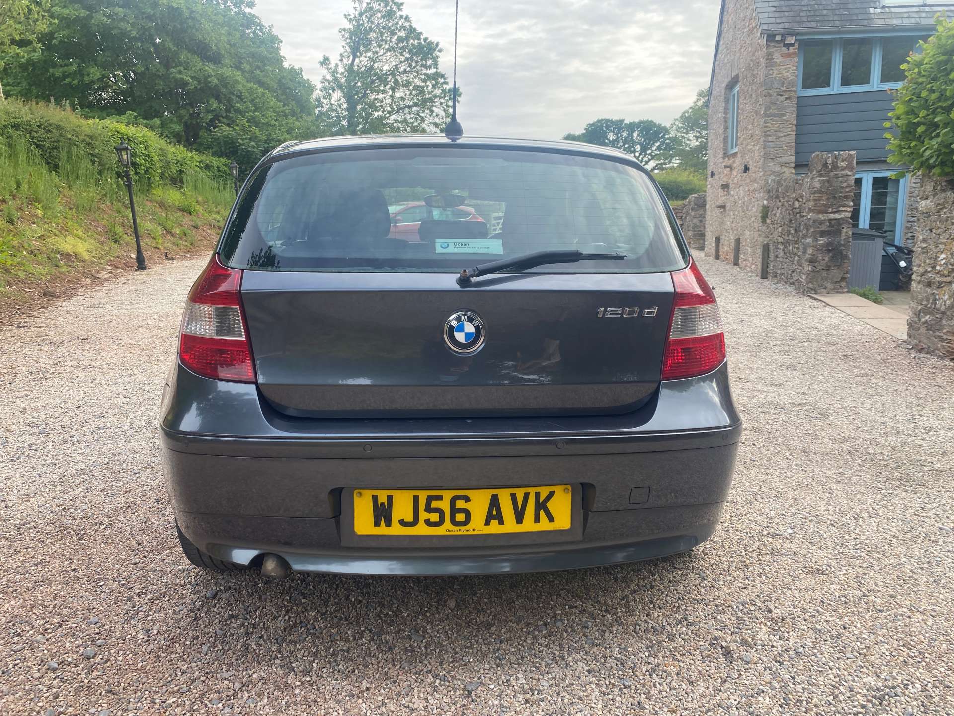 BMW 1 SERIES 2.0 120d SE 5dr #3