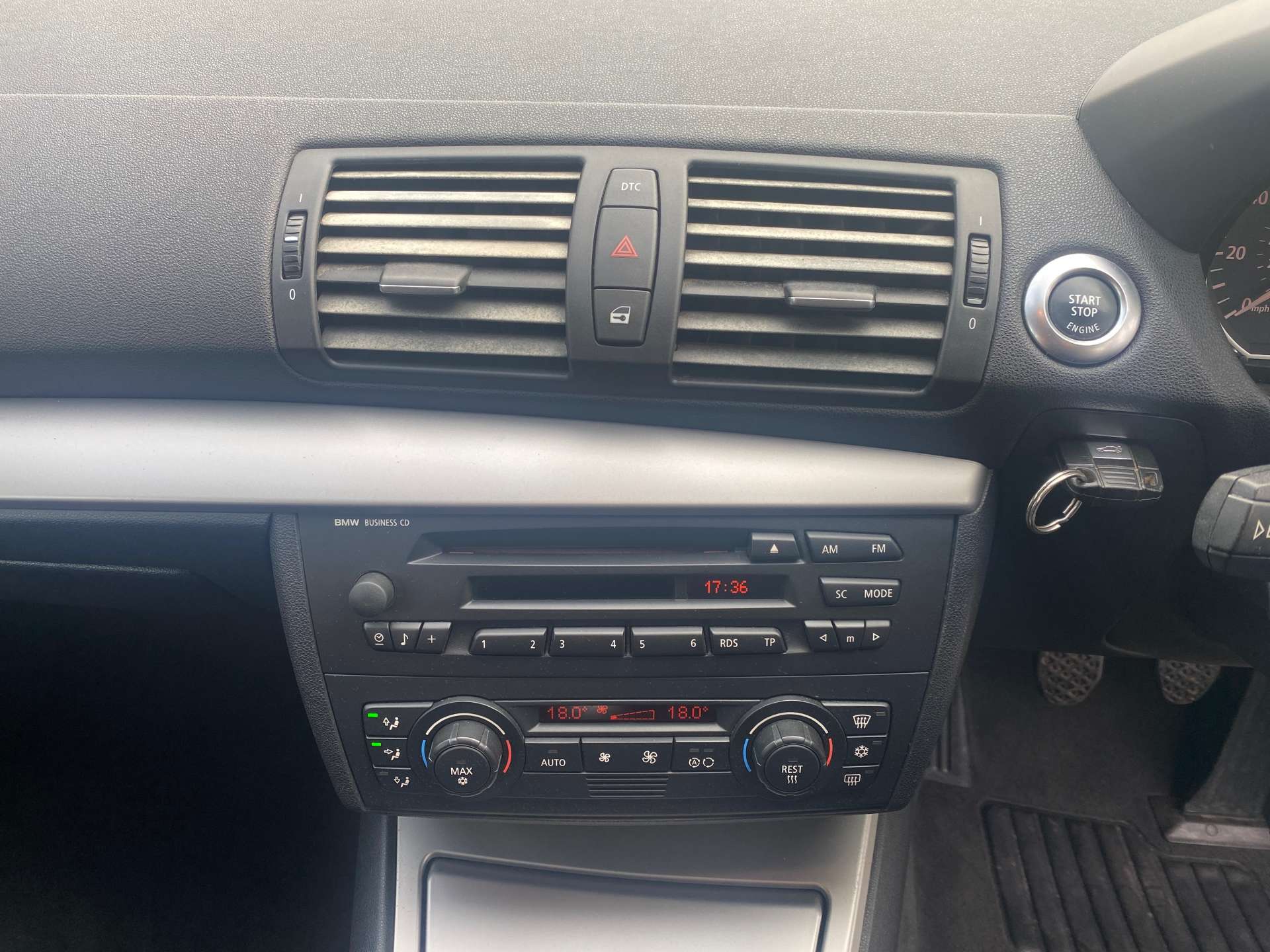 BMW 1 SERIES 2.0 120d SE 5dr #11