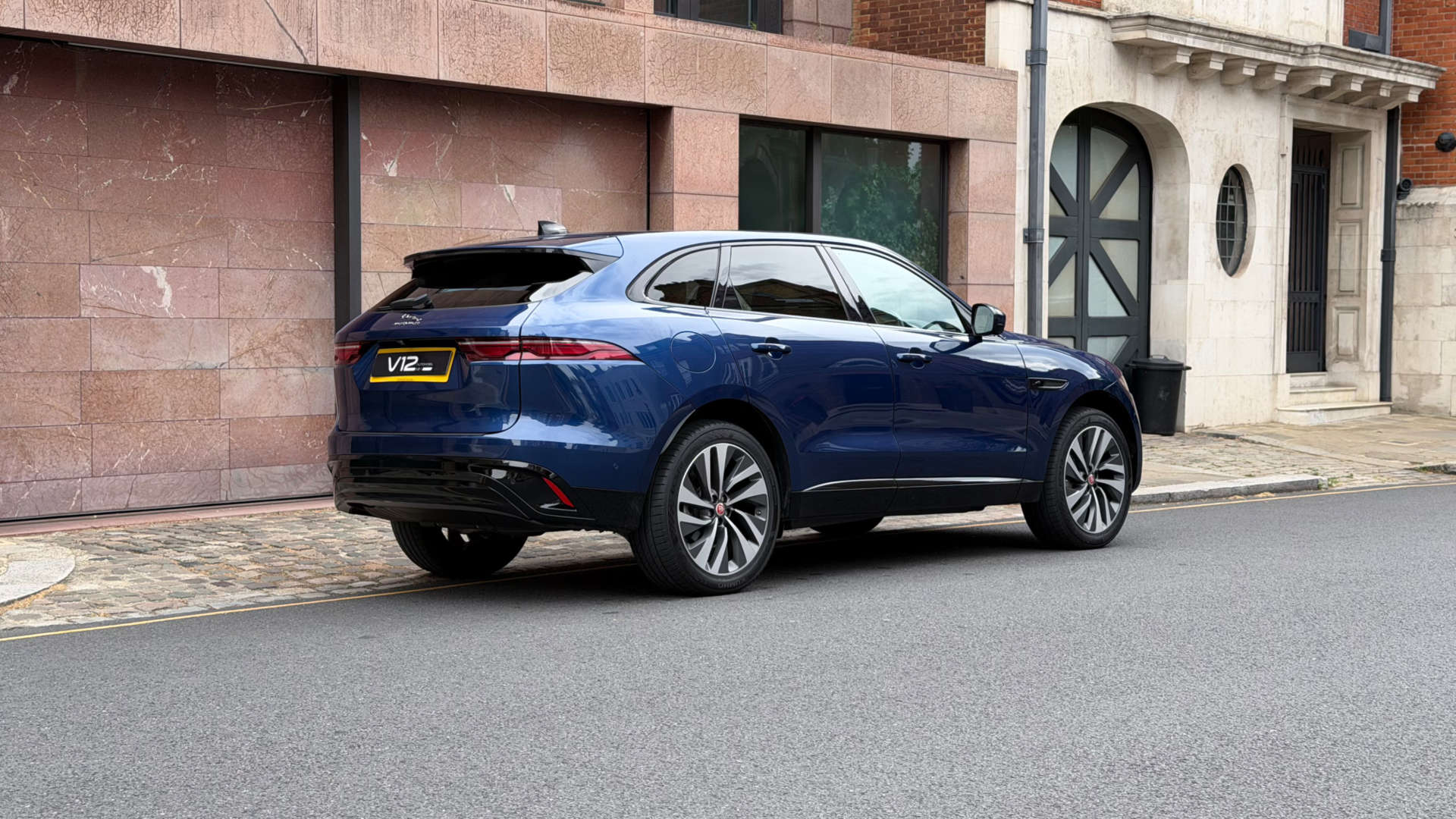 Jaguar F-PACE HSE D MHEV AWD — photo 3