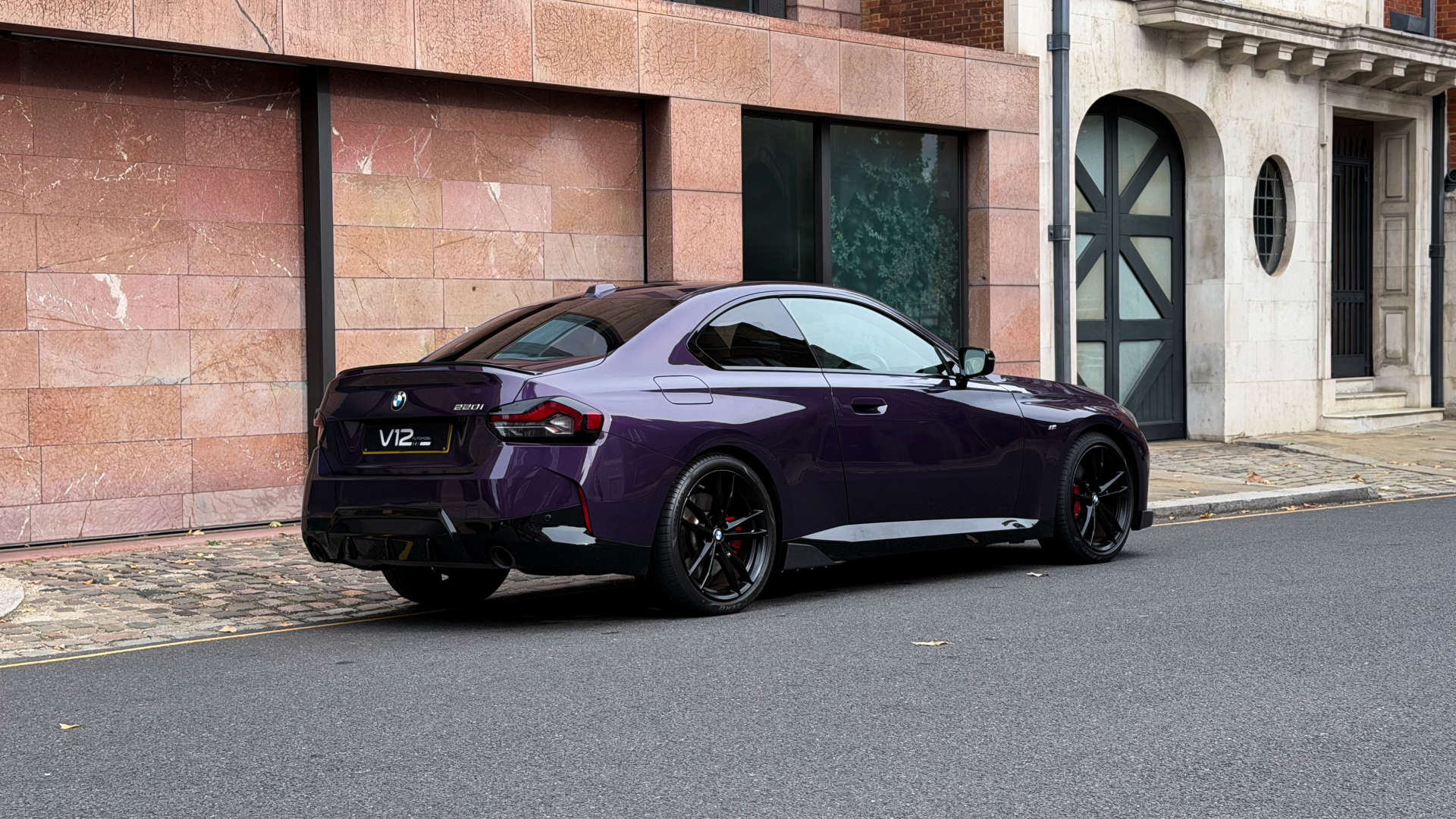 BMW 2 SERIES 220i M Sport — photo 3