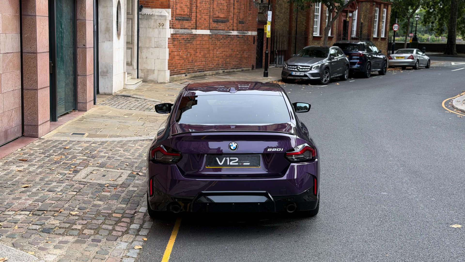 BMW 2 SERIES 220i M Sport — photo 4