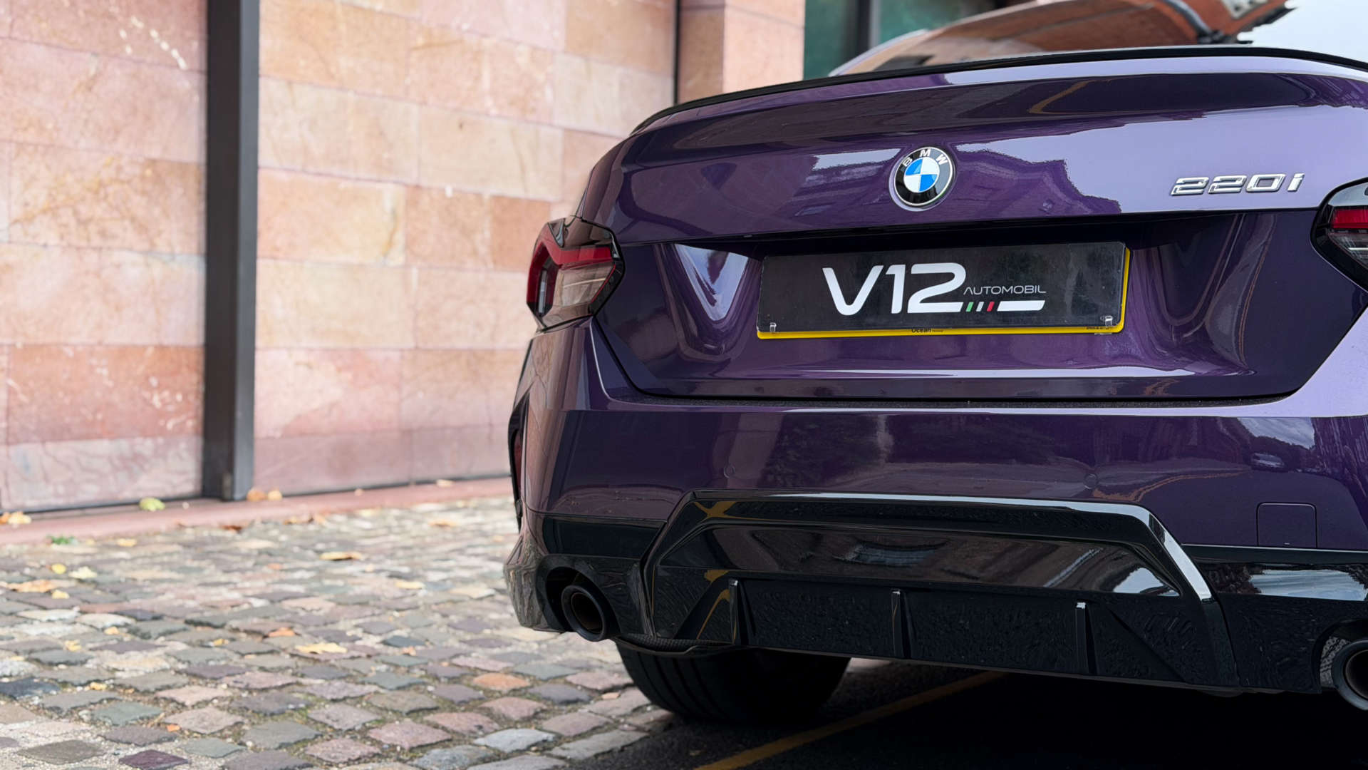 BMW 2 SERIES 220i M Sport — photo 7