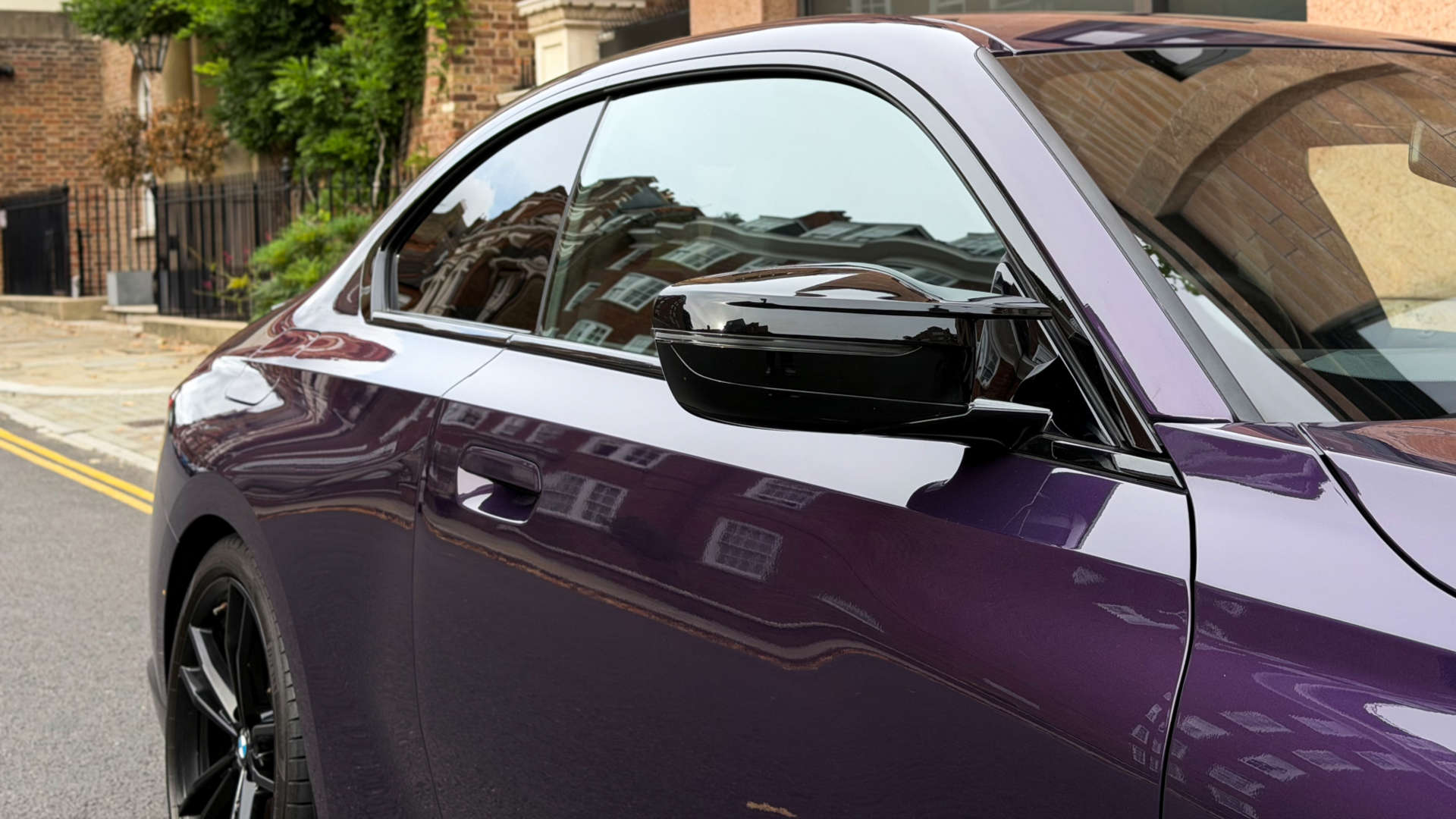 BMW 2 SERIES 220i M Sport — photo 8