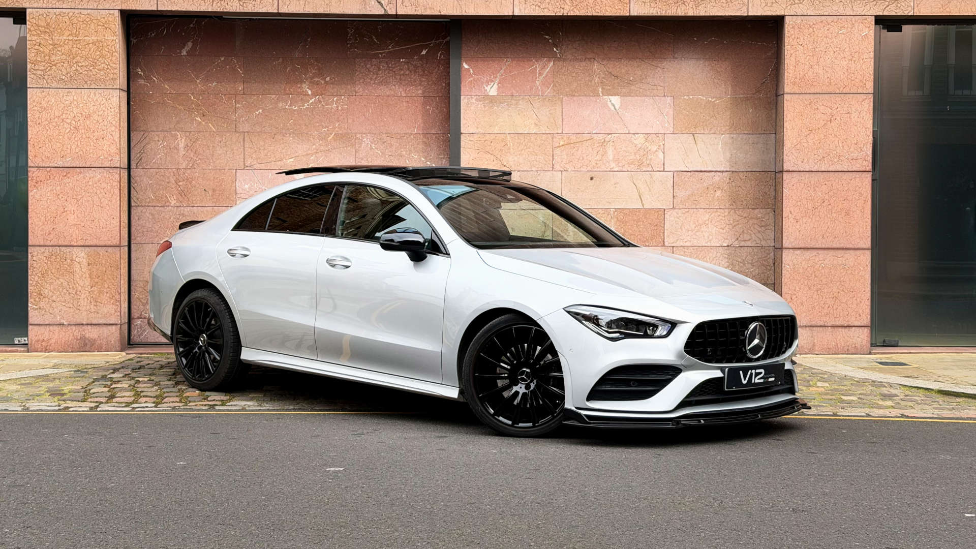 Mercedes-Benz CLA 220 AMG Line Premium+ Night Edition D A — photo 1