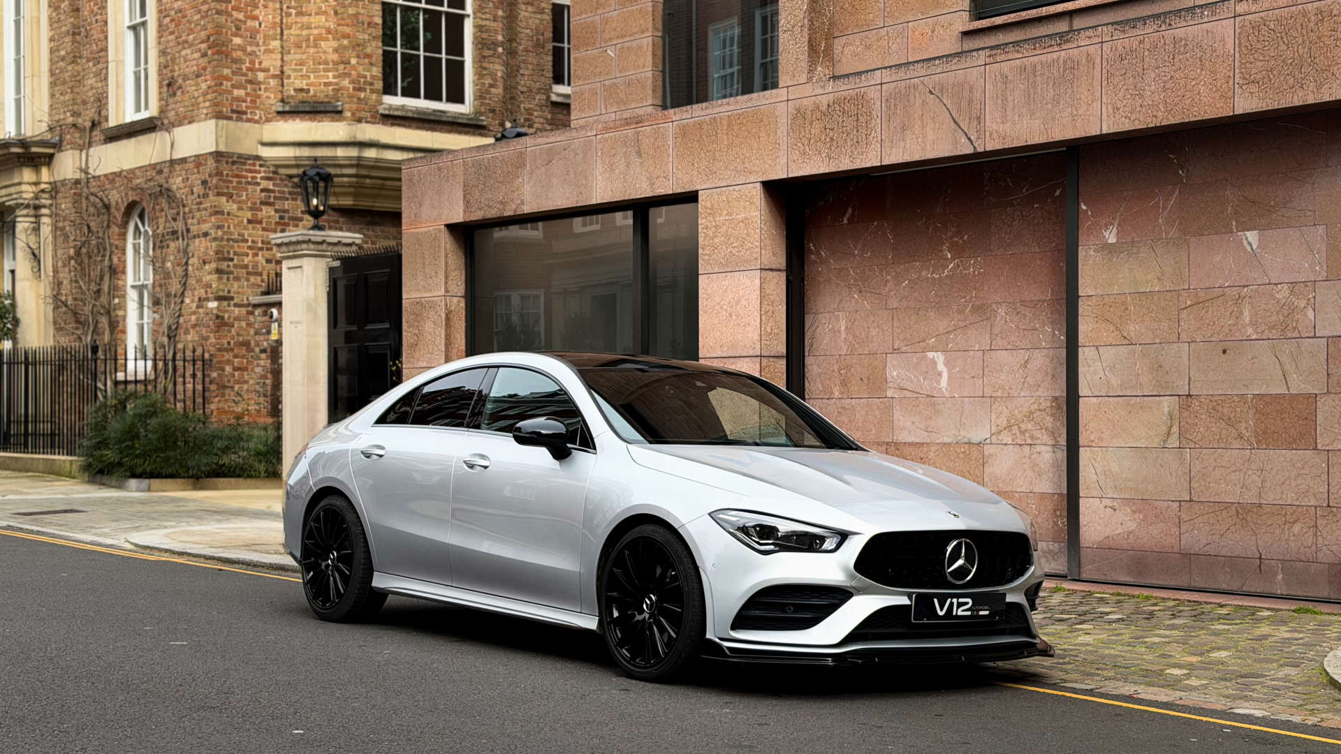 Mercedes-Benz CLA 220 AMG Line Premium+ Night Edition D A — photo 5