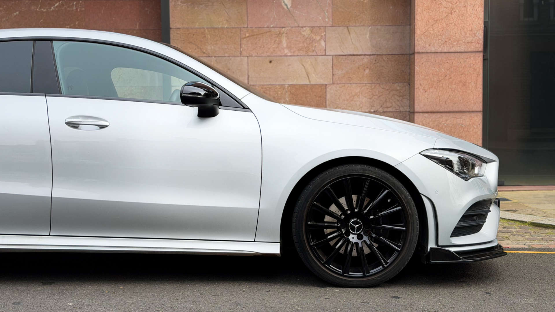 Mercedes-Benz CLA 220 AMG Line Premium+ Night Edition D A — photo 8