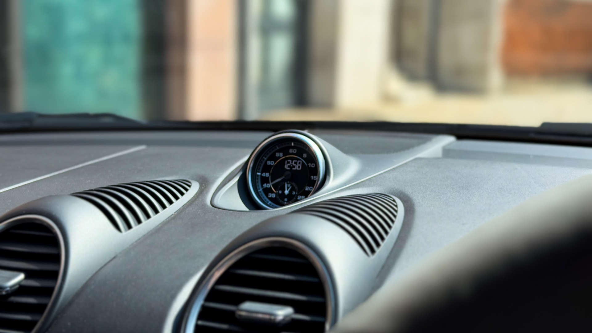 PORSCHE 718 — photo 25