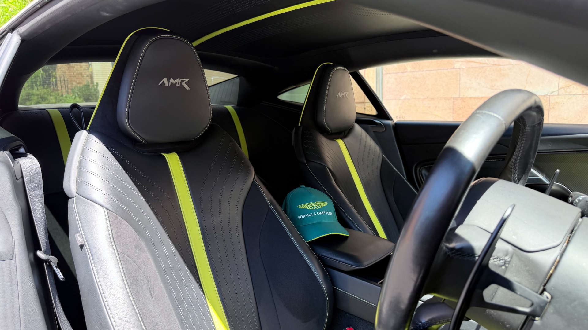 Aston Martin DB11 AMR V12 — photo 2