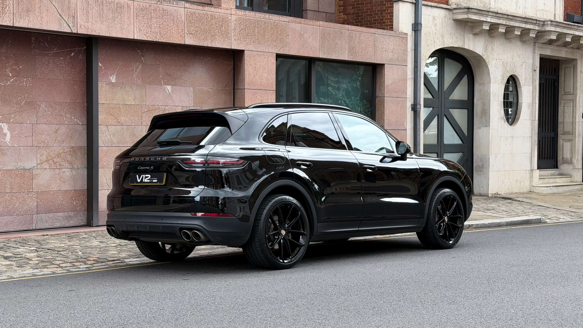 PORSCHE Cayenne V6 S — photo 3