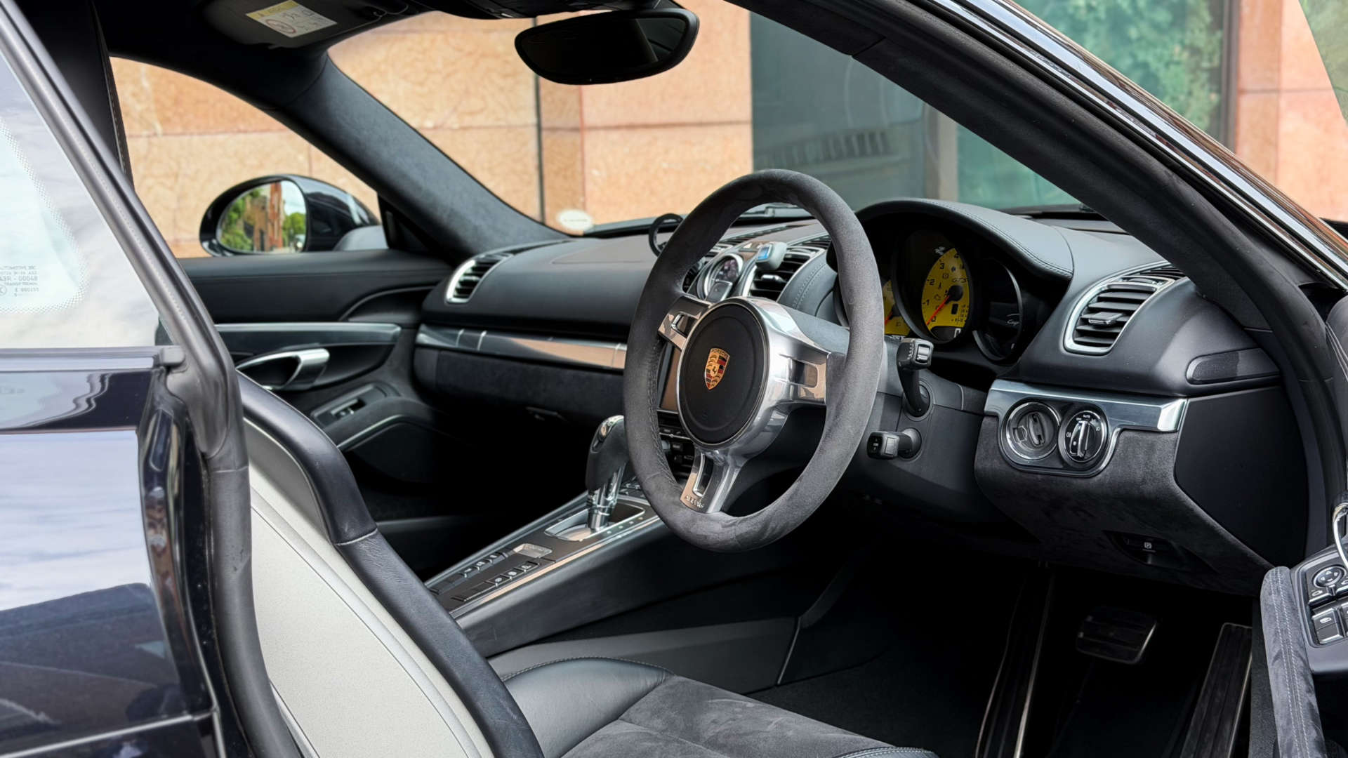 PORSCHE CAYMAN — photo 18