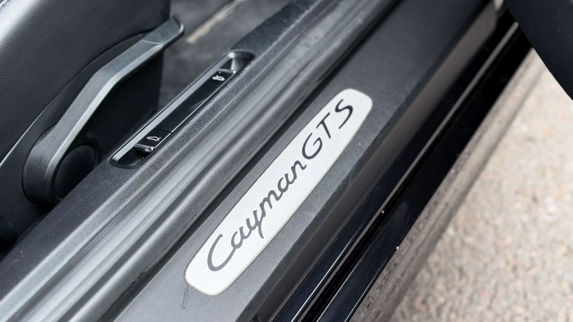 PORSCHE CAYMAN — photo 21