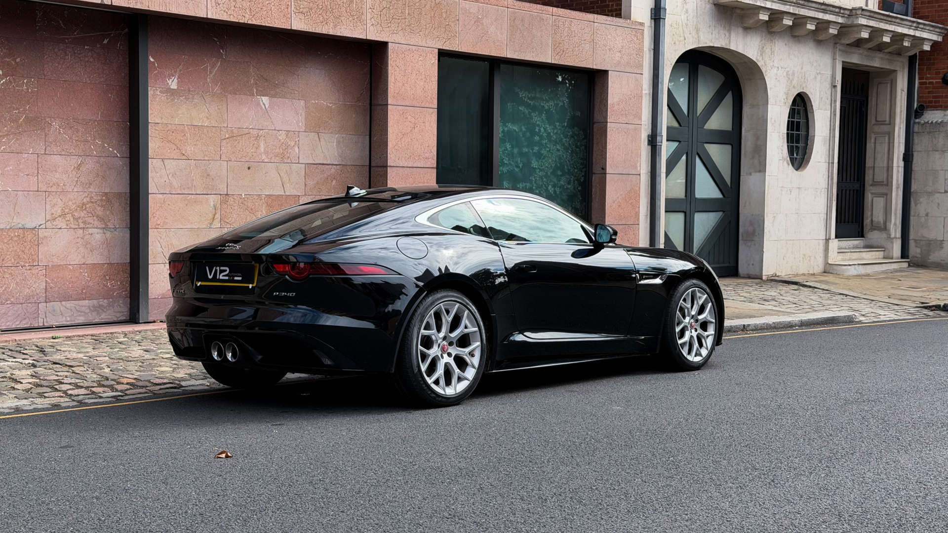 Jaguar F-Type V6 R-Dynamic — photo 3