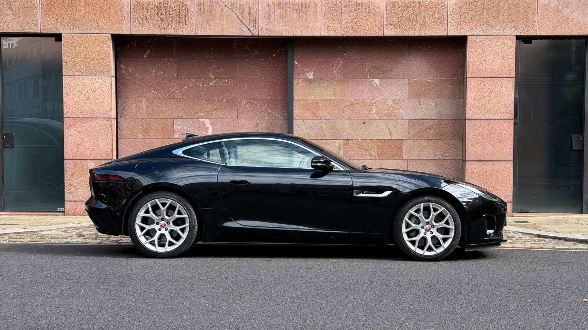 Jaguar F-Type V6 R-Dynamic — photo 8