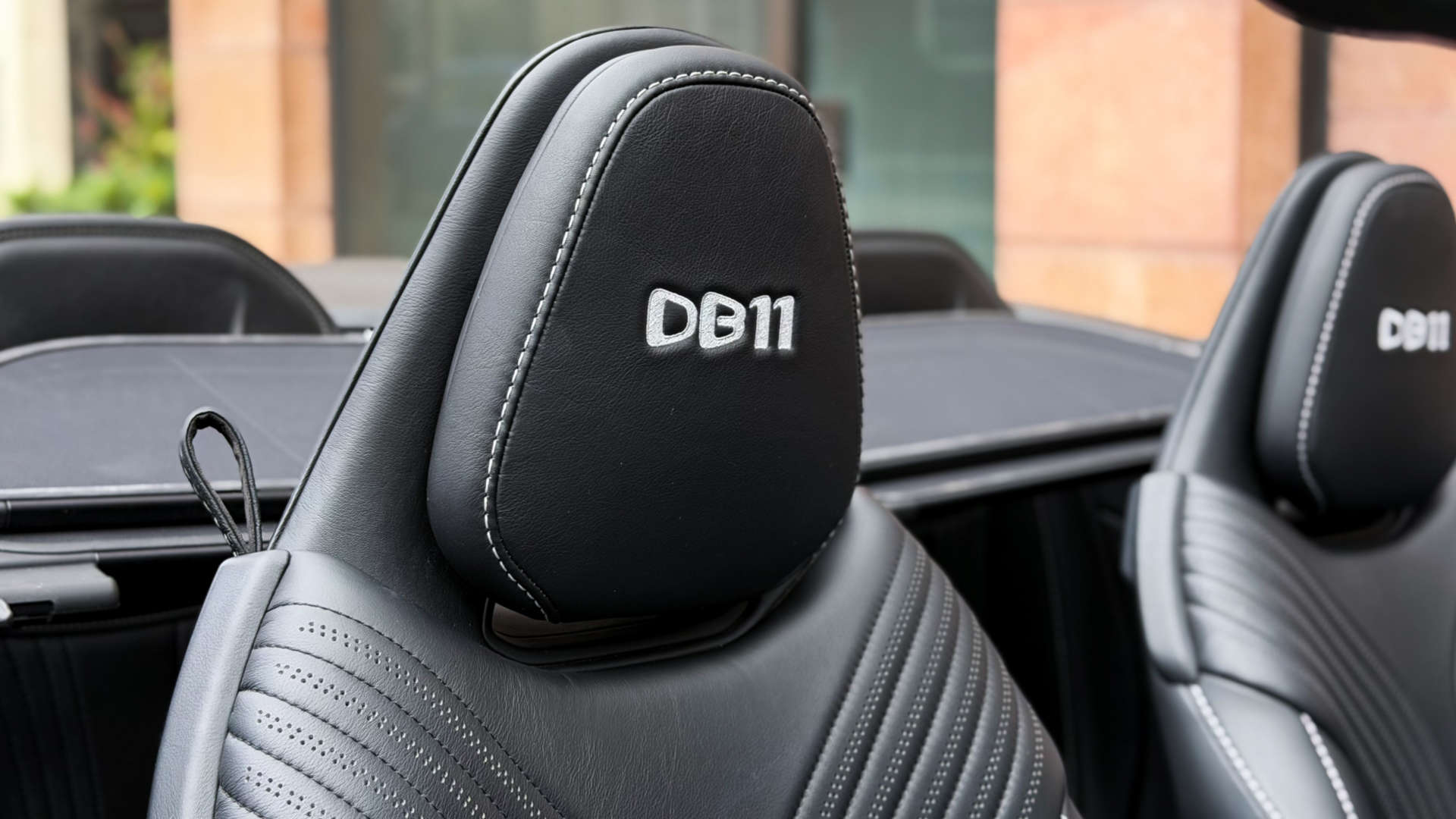 Aston Martin DB11 — photo 21