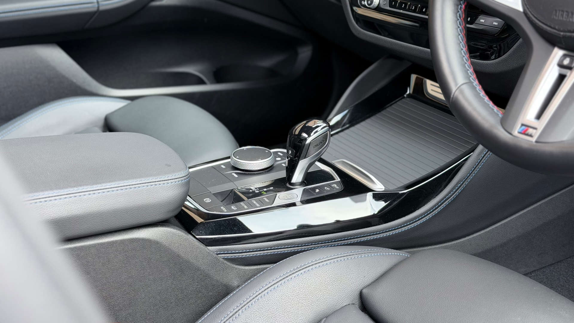 BMW X4 — photo 27