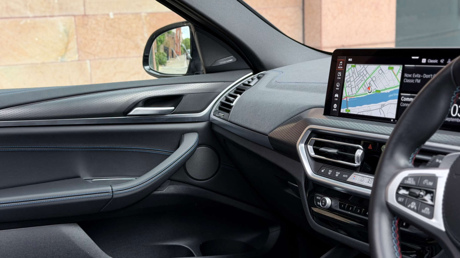 BMW X4 — photo 25