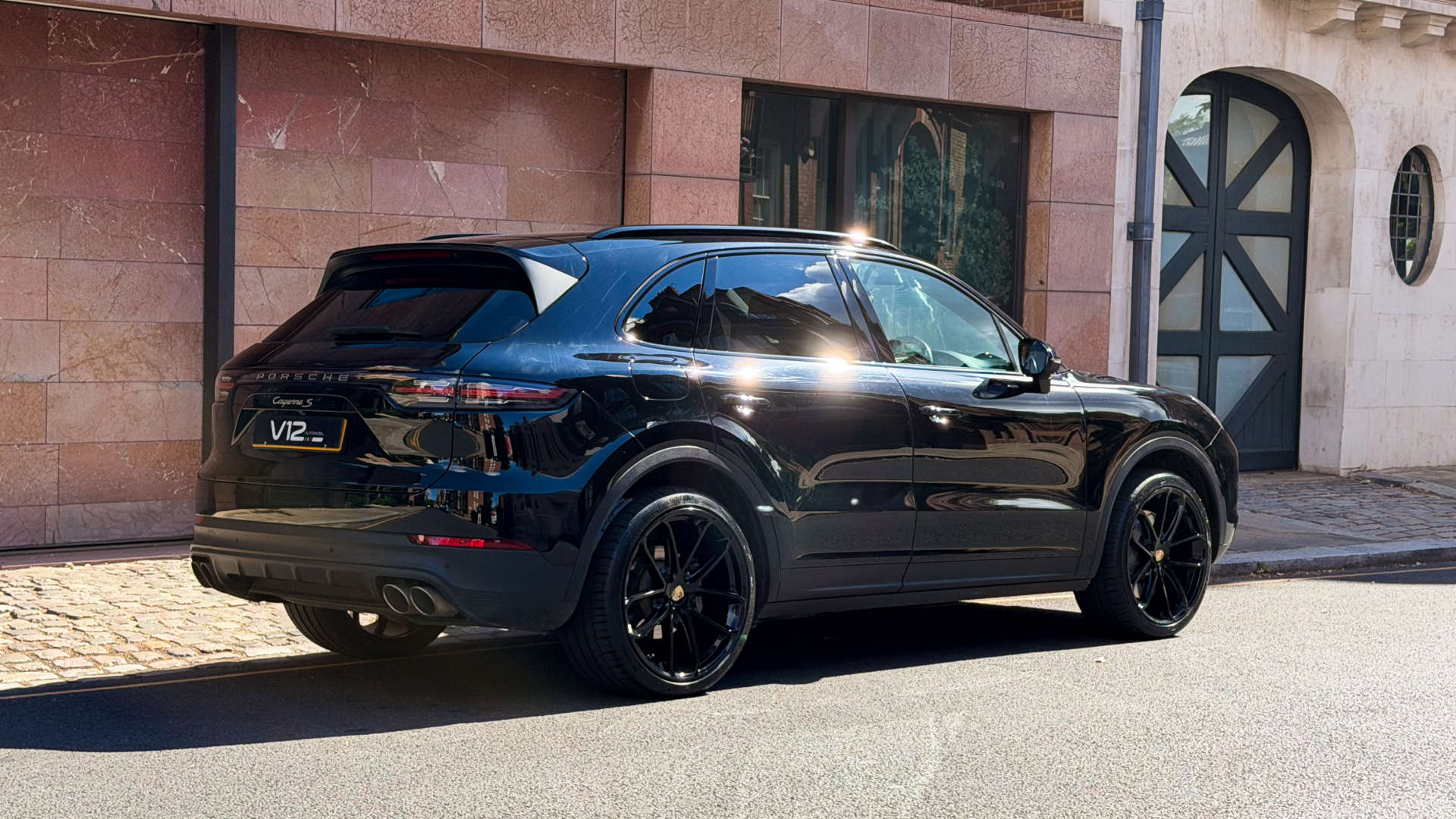 PORSCHE CAYENNE — photo 3