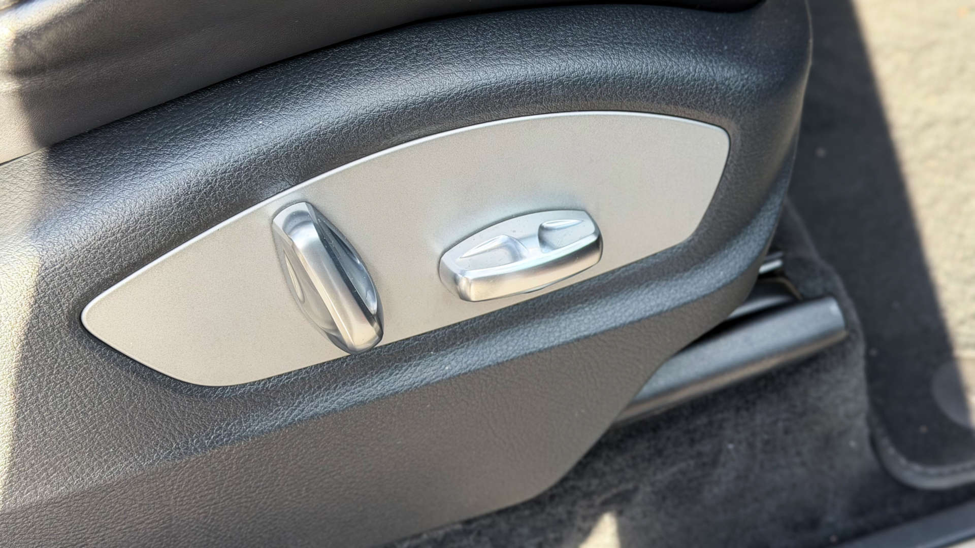 PORSCHE CAYENNE — photo 39