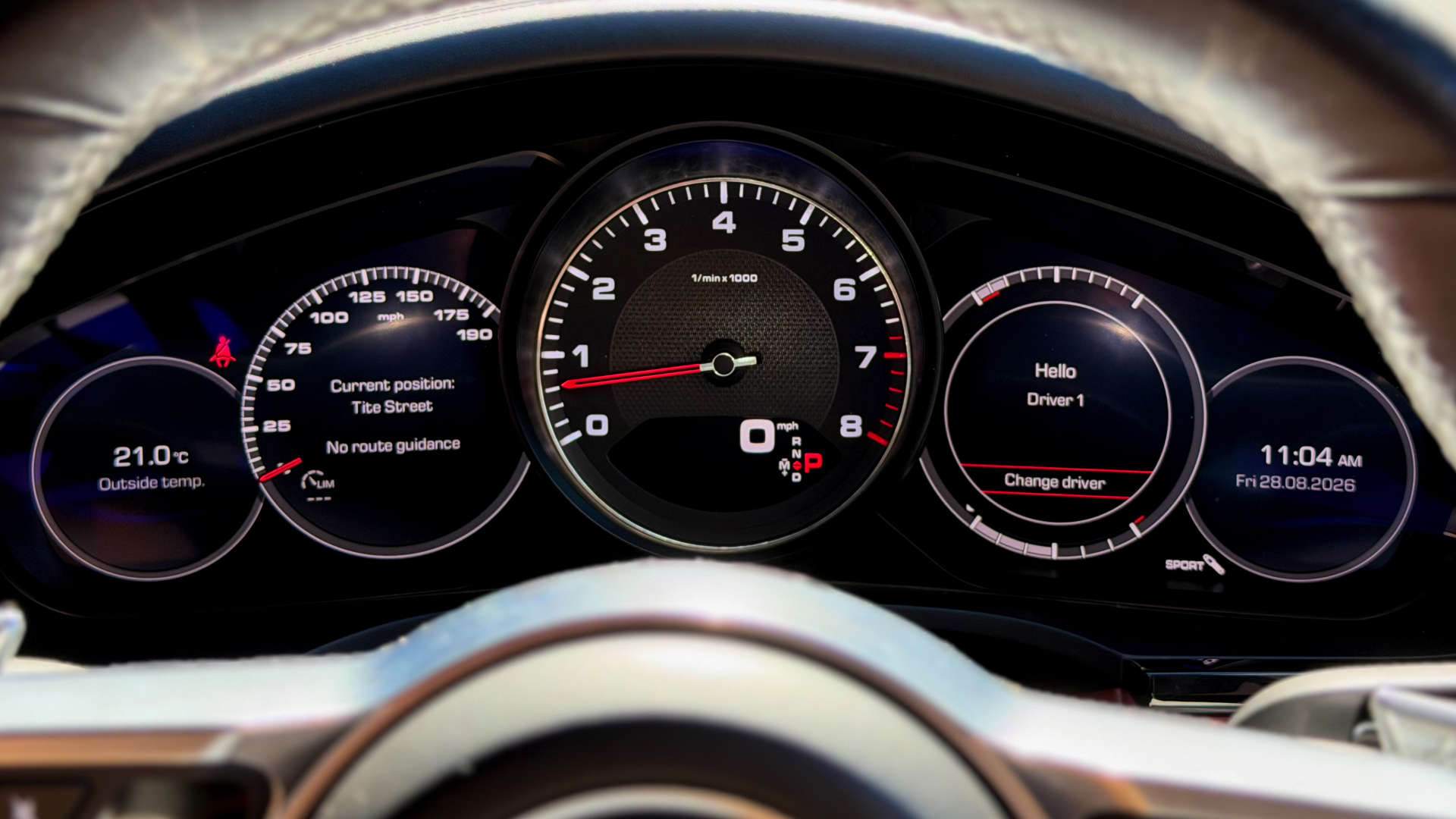 PORSCHE CAYENNE — photo 25