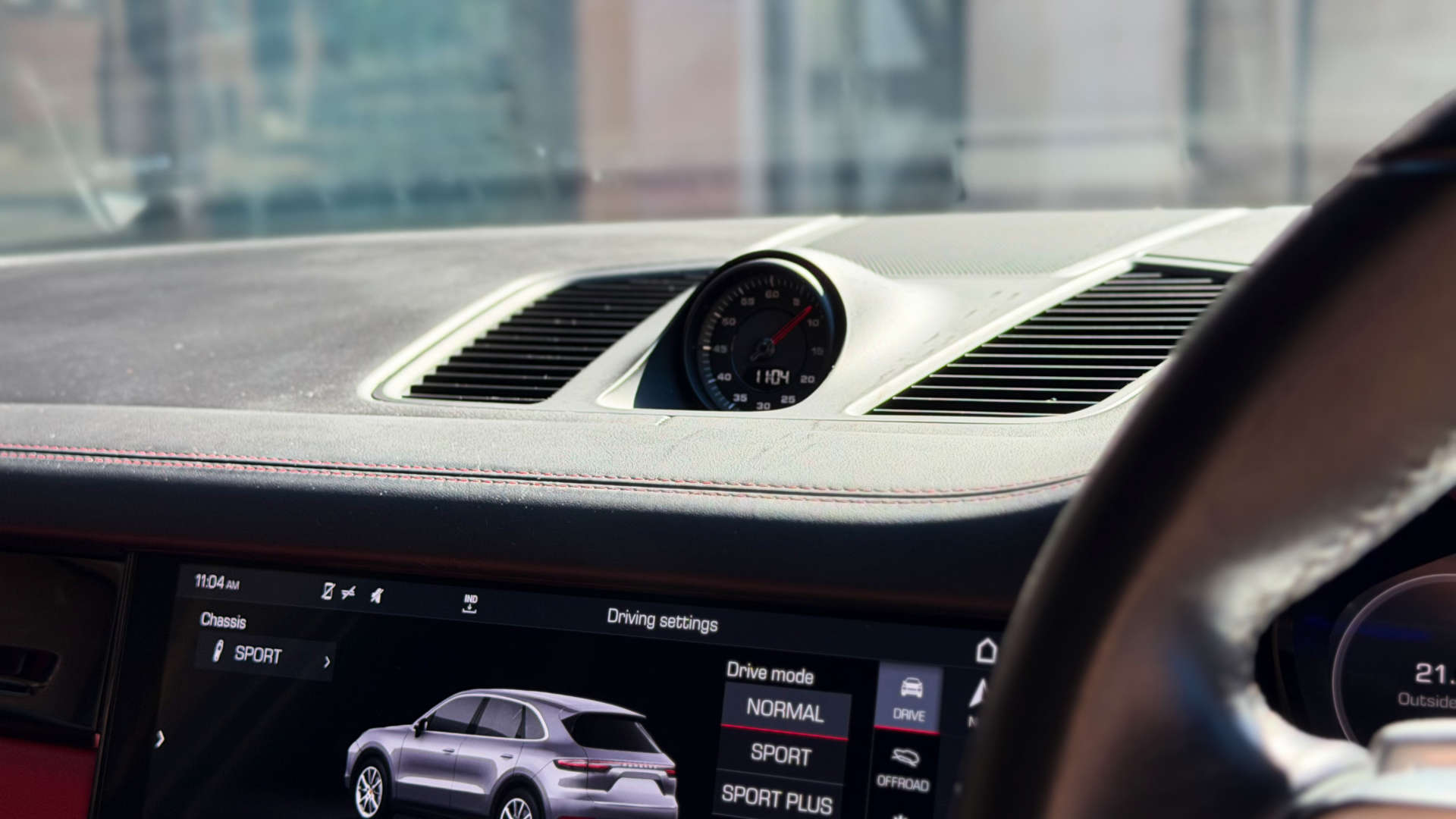 PORSCHE CAYENNE — photo 27