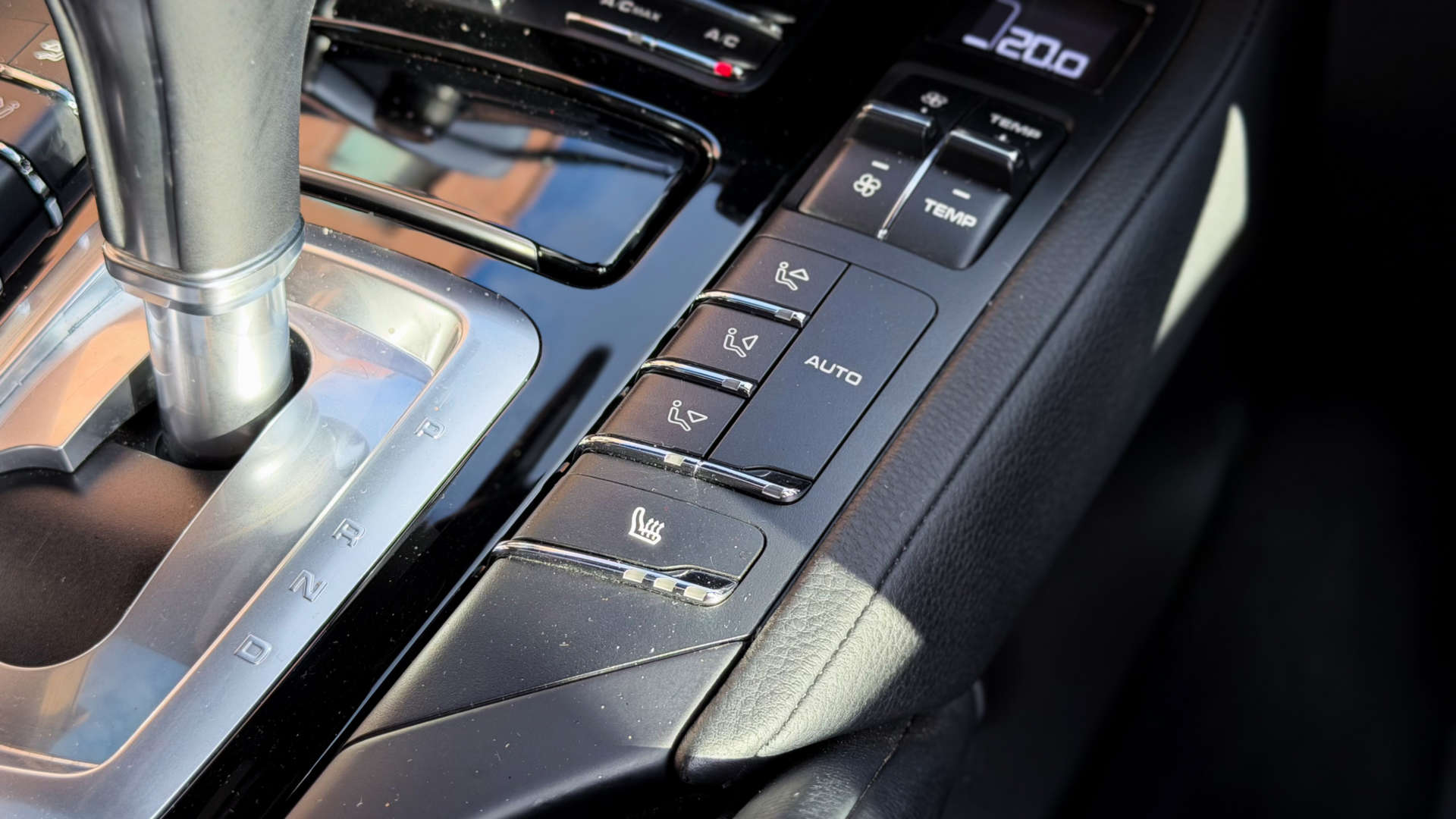 PORSCHE CAYENNE — photo 40