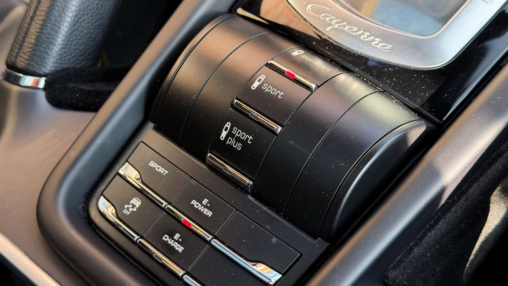 PORSCHE CAYENNE — photo 41
